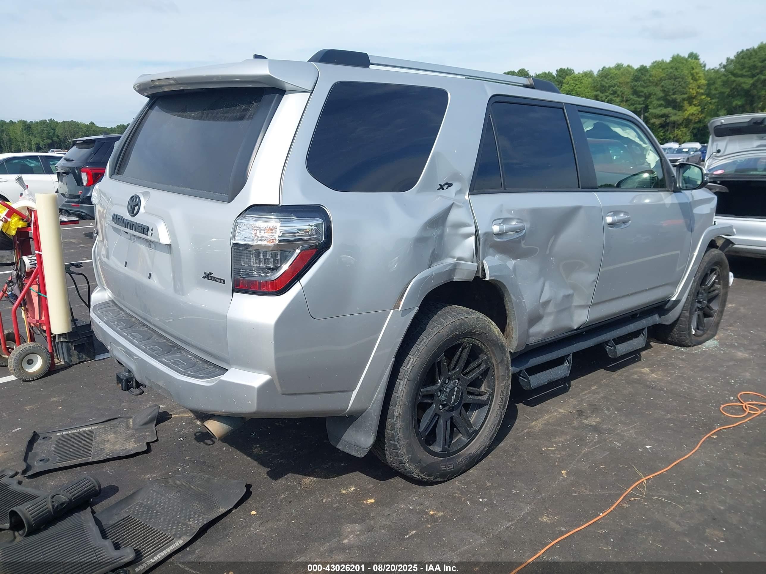 TOYOTA 4RUNNER image 4