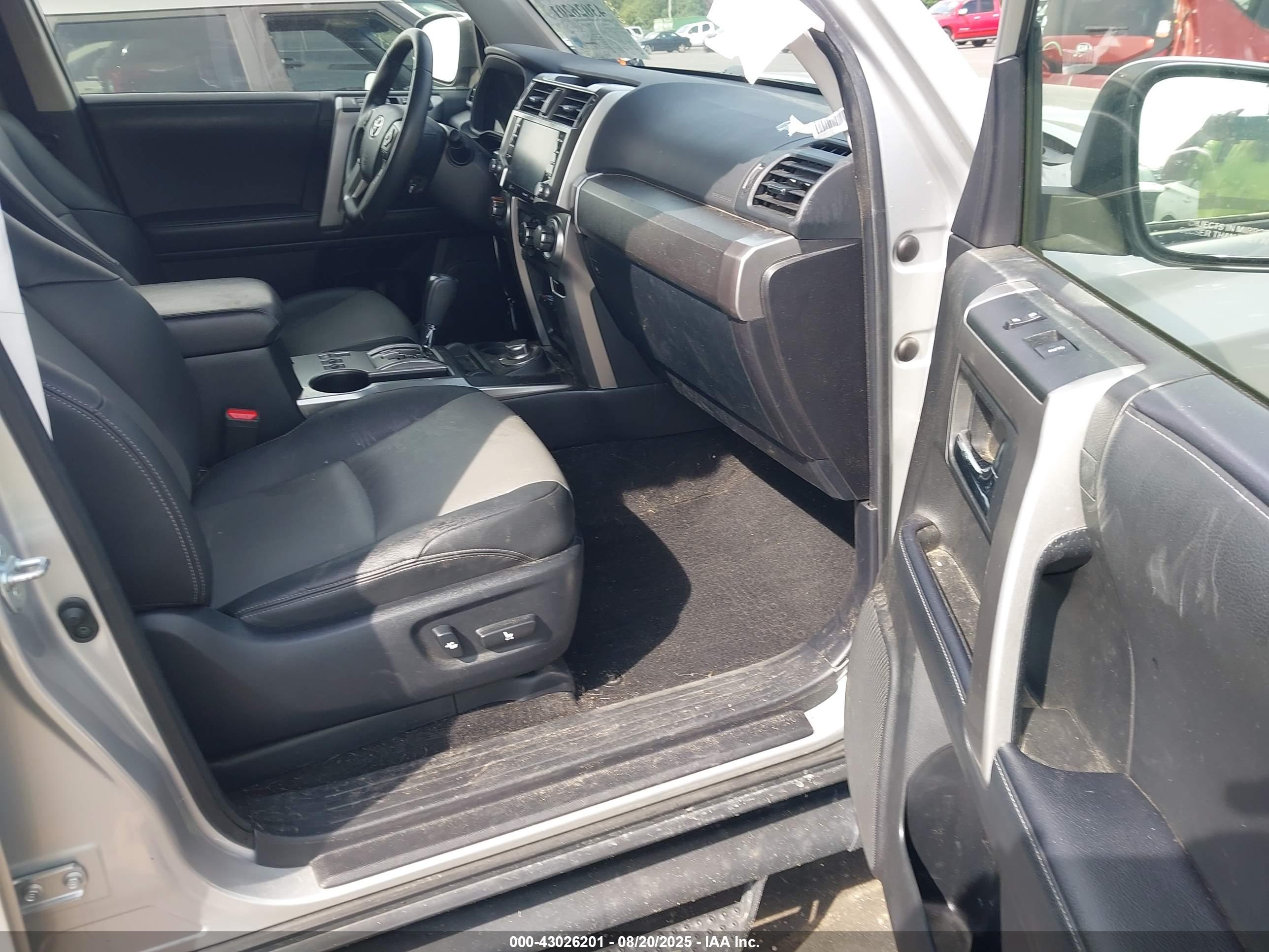 TOYOTA 4RUNNER image 5