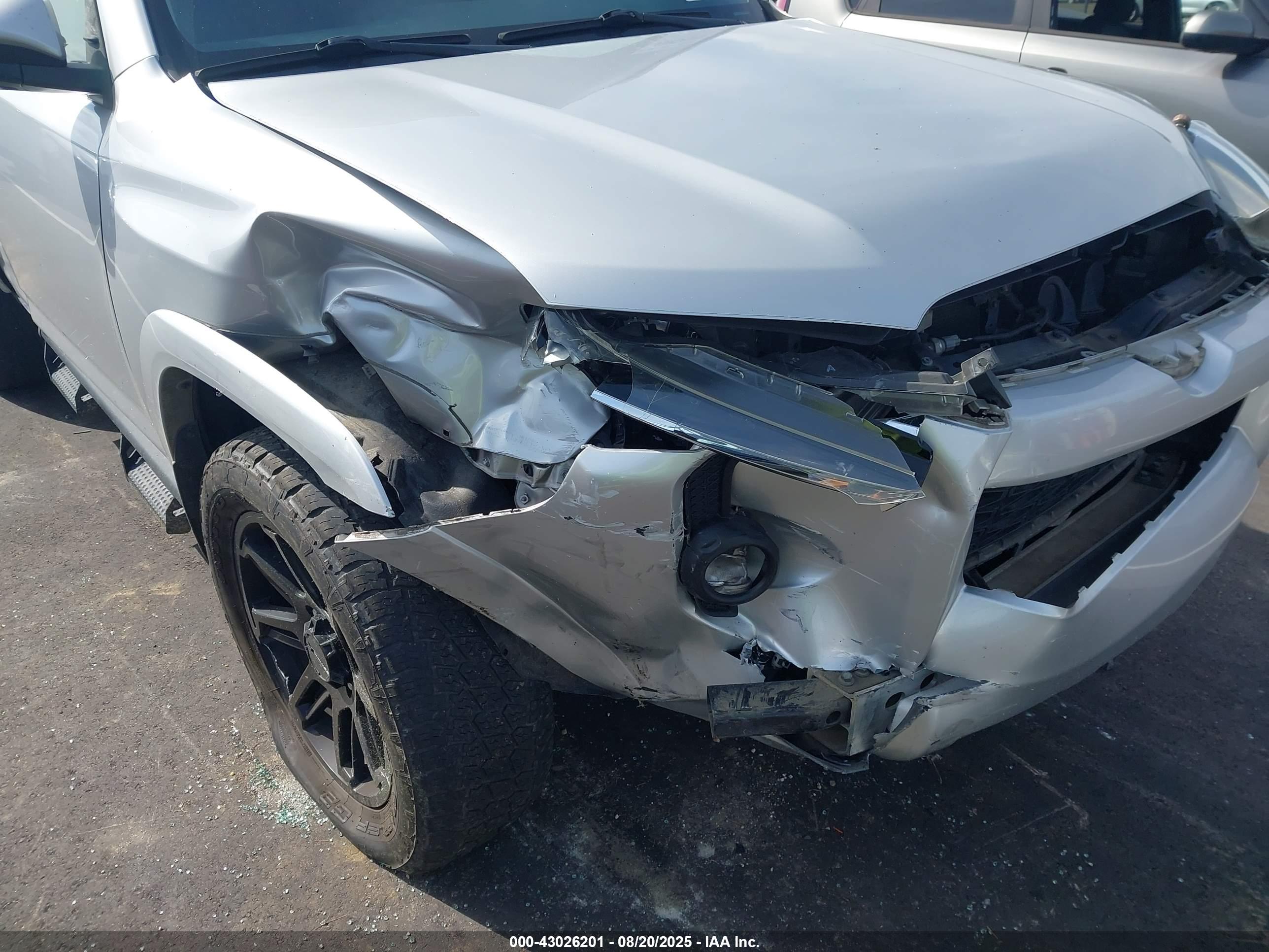 TOYOTA 4RUNNER image 6