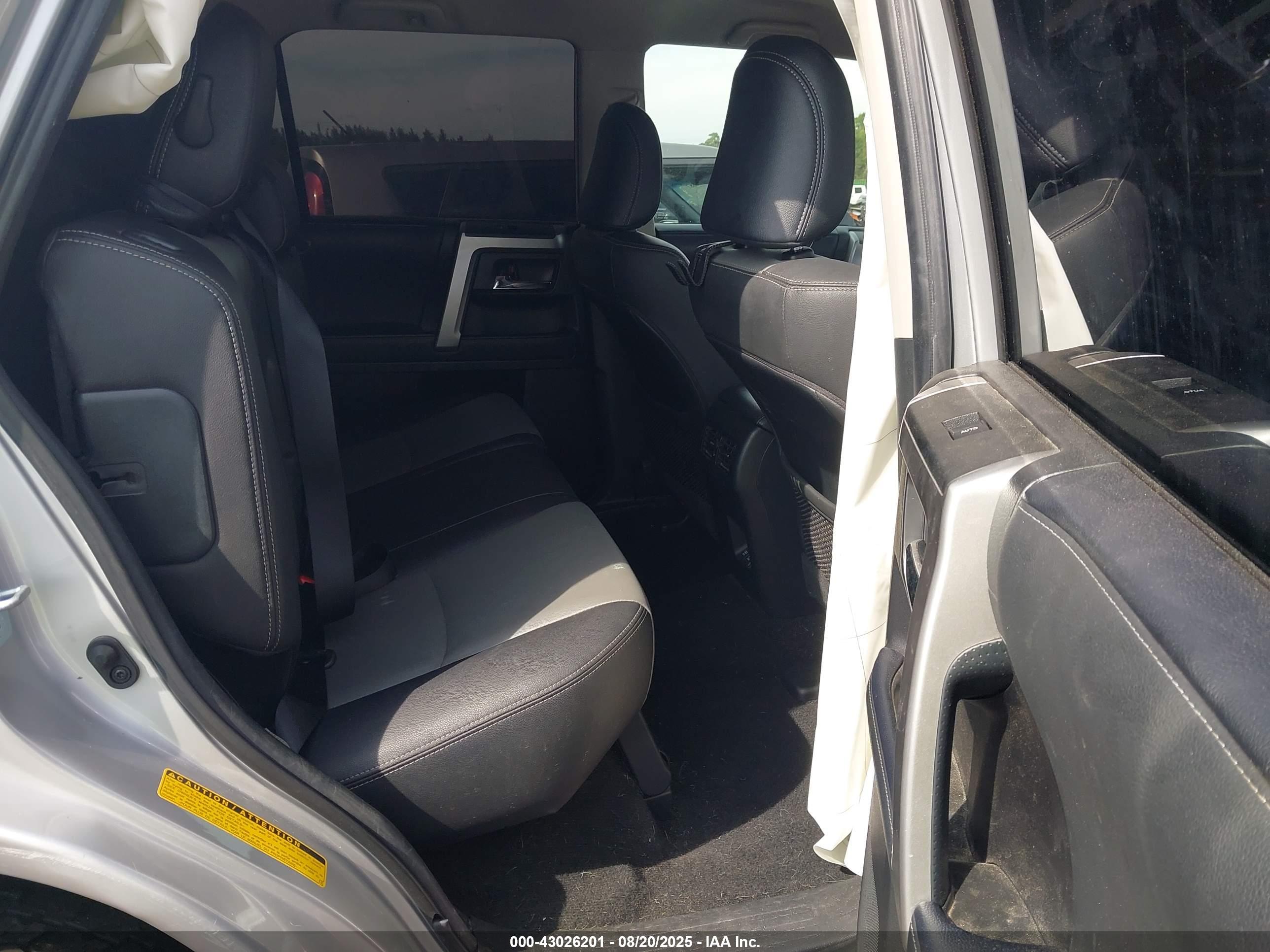 TOYOTA 4RUNNER image 8