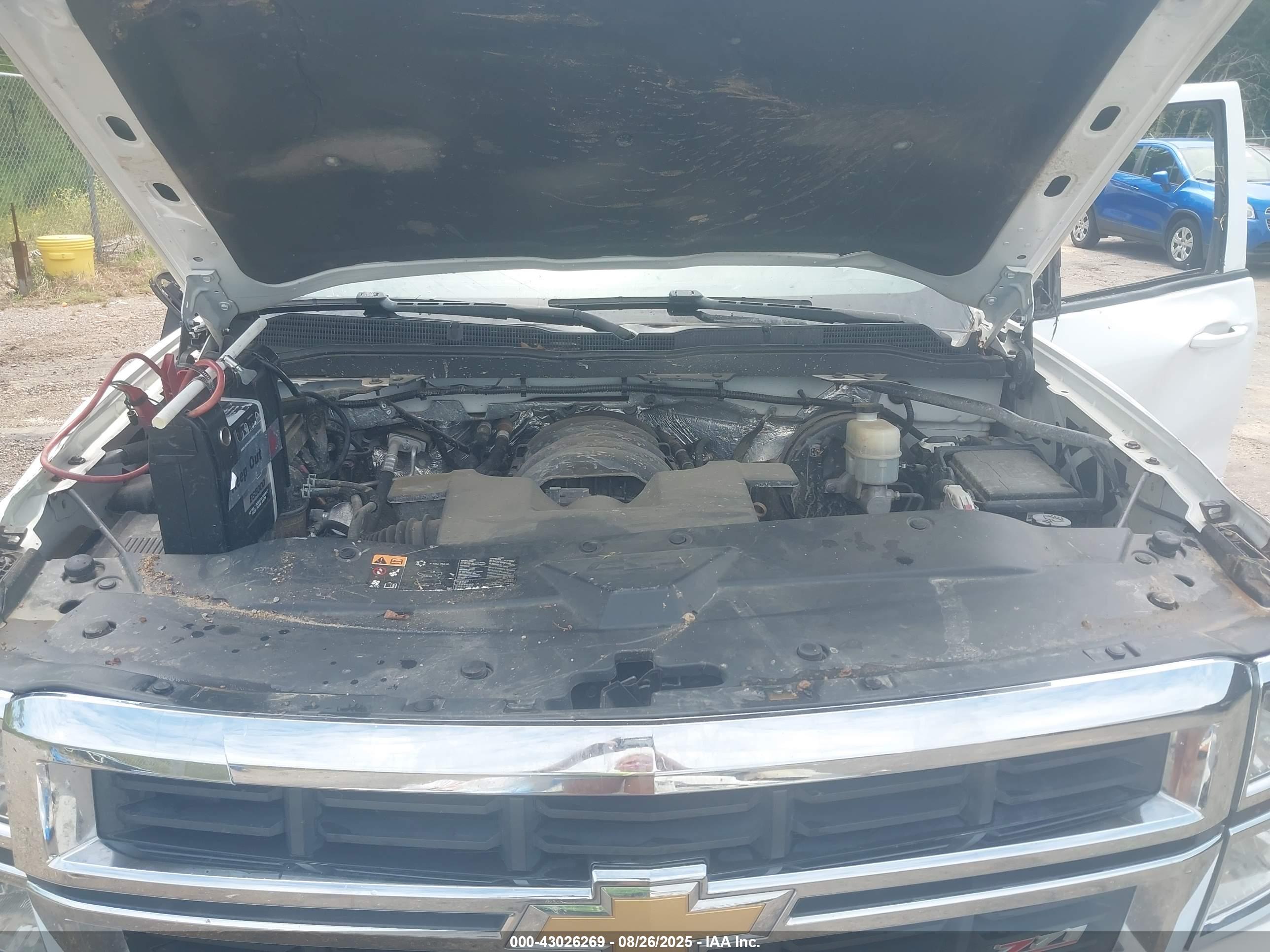CHEVROLET SILVERADO image 10