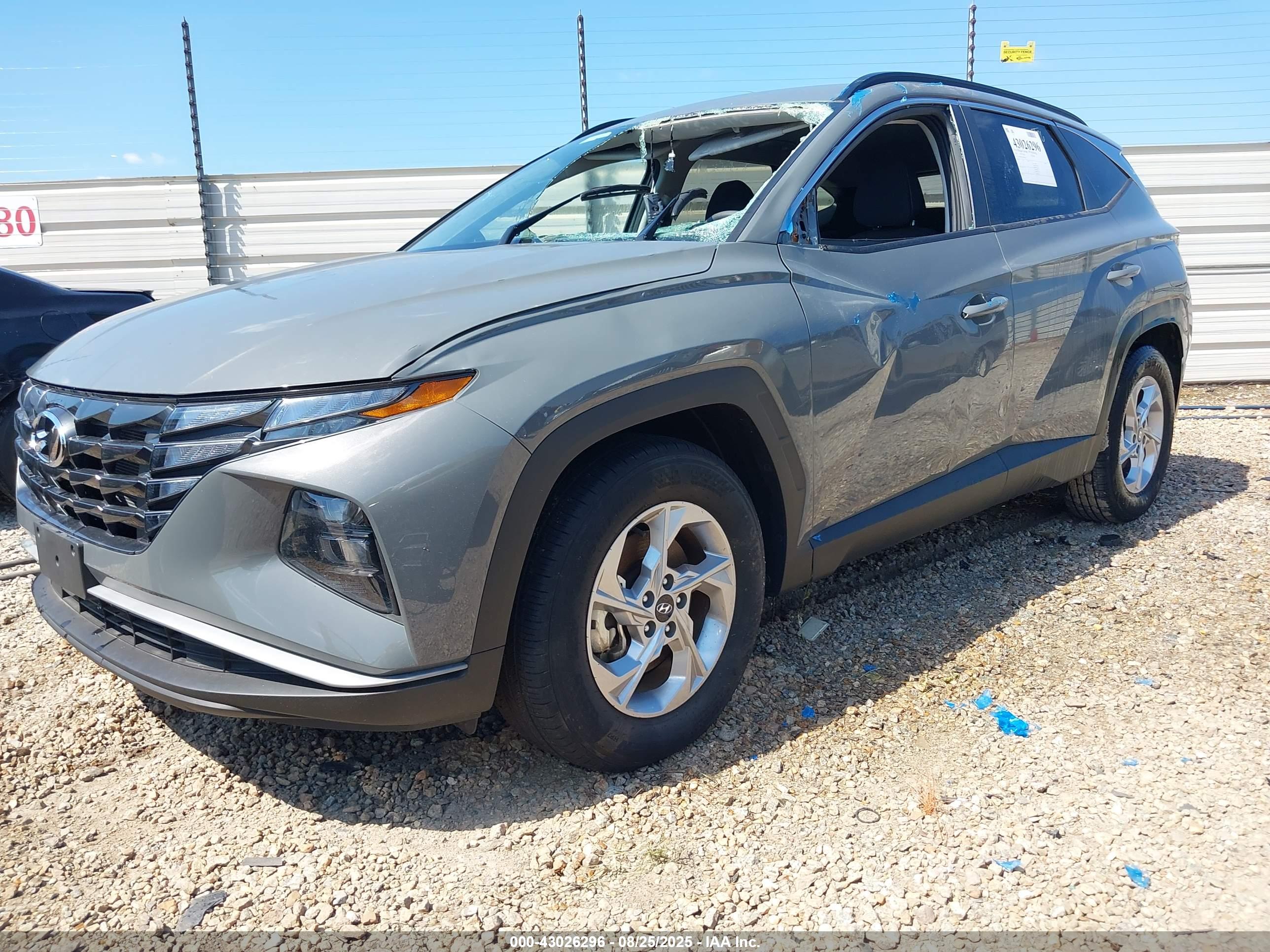HYUNDAI TUCSON image 2
