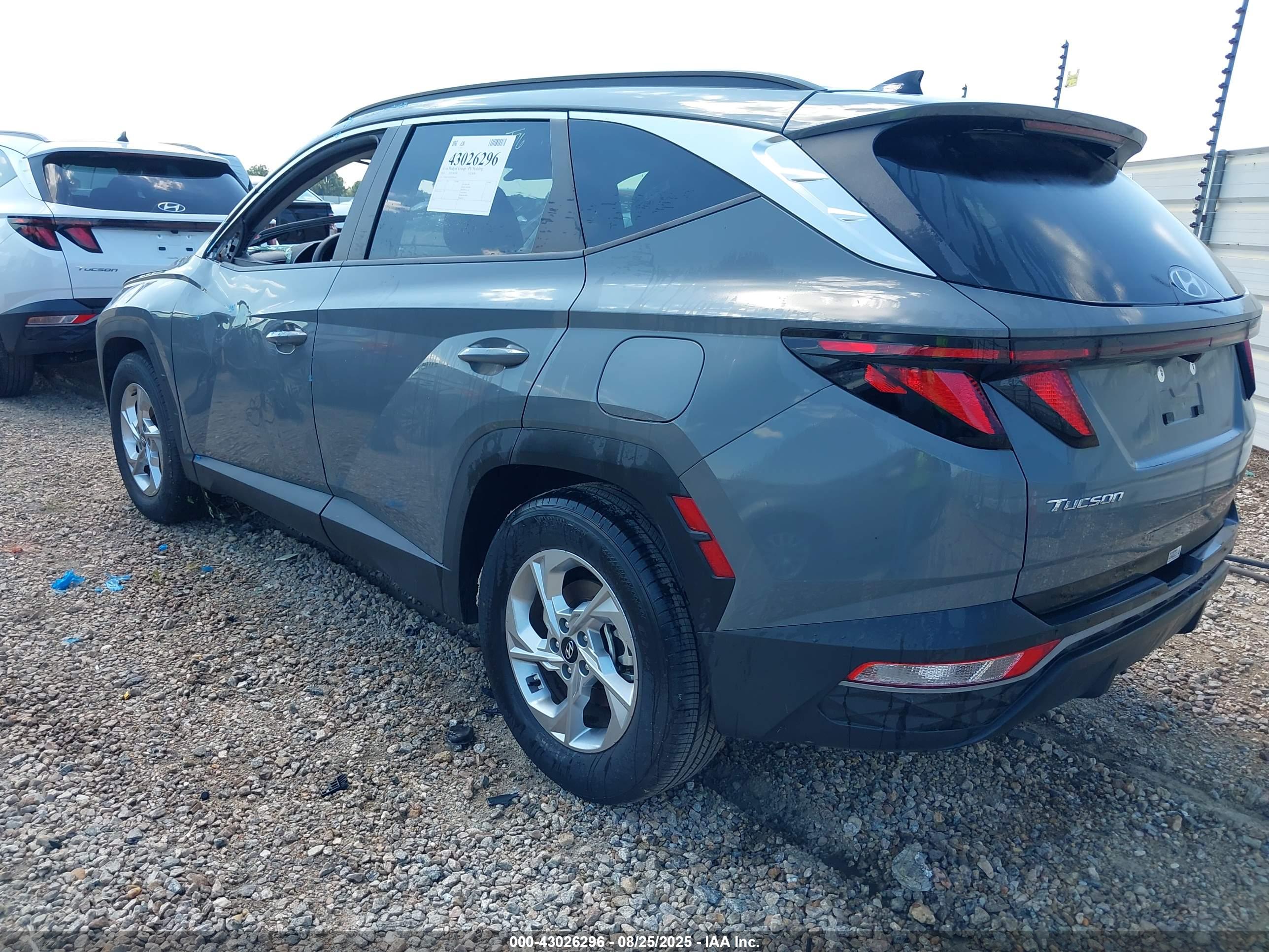 HYUNDAI TUCSON image 3