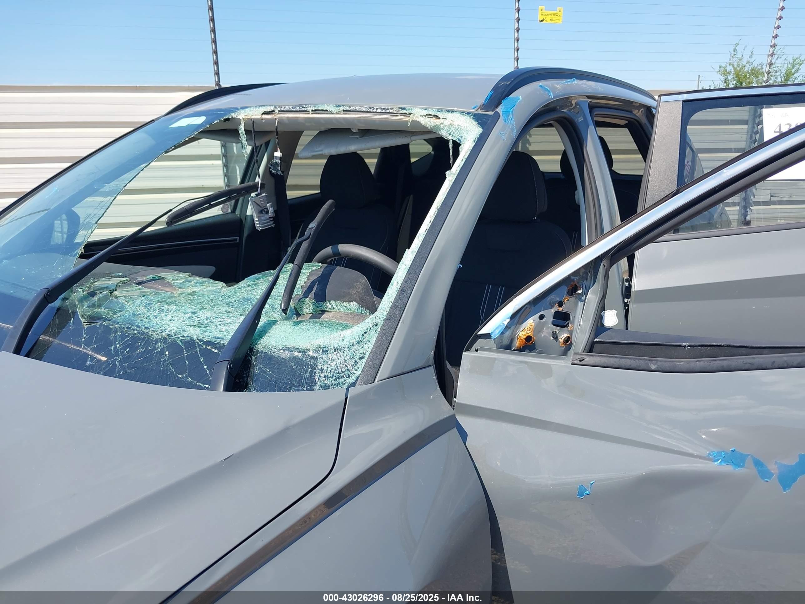 HYUNDAI TUCSON image 6