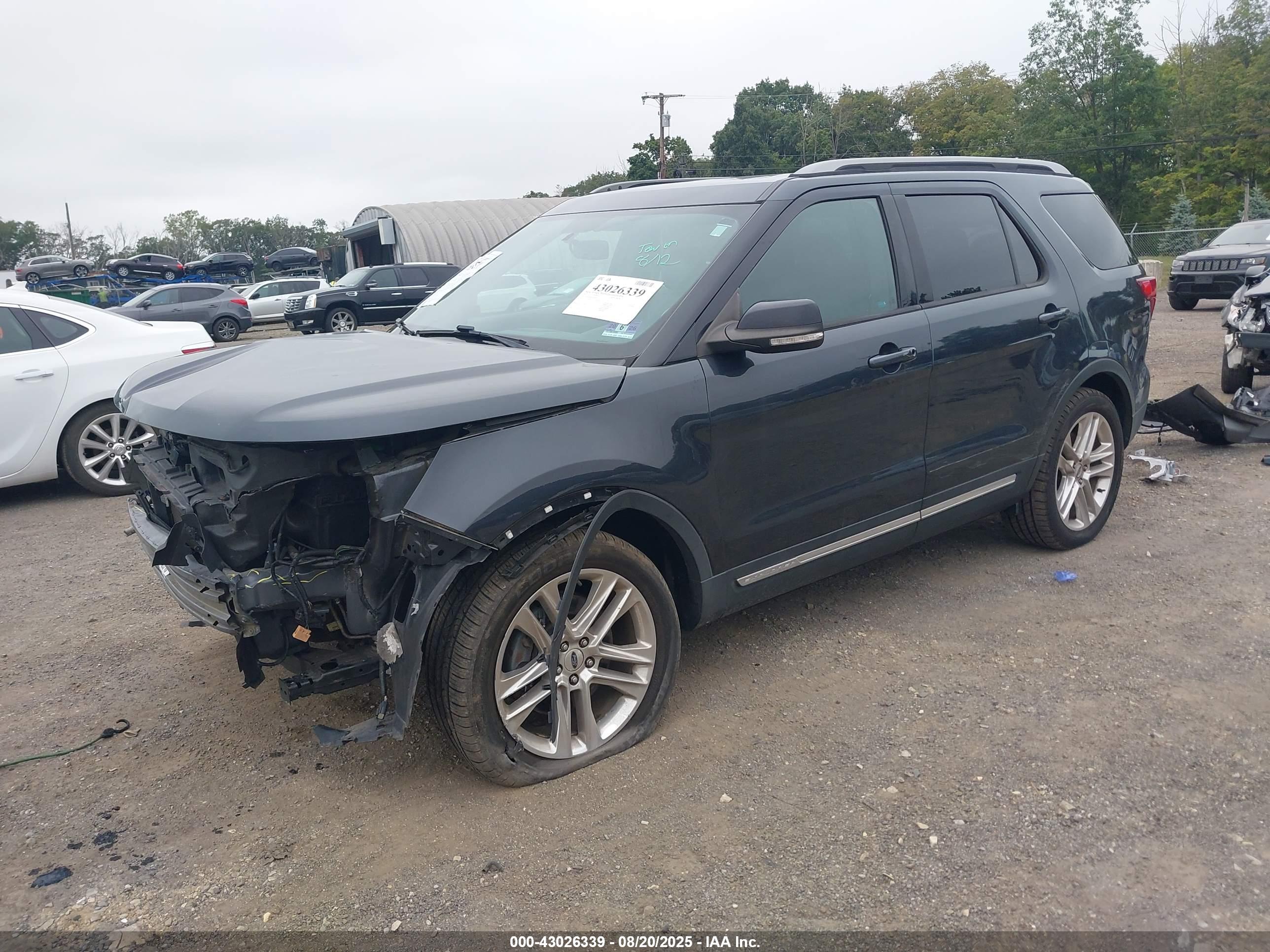 FORD EXPLORER image 2