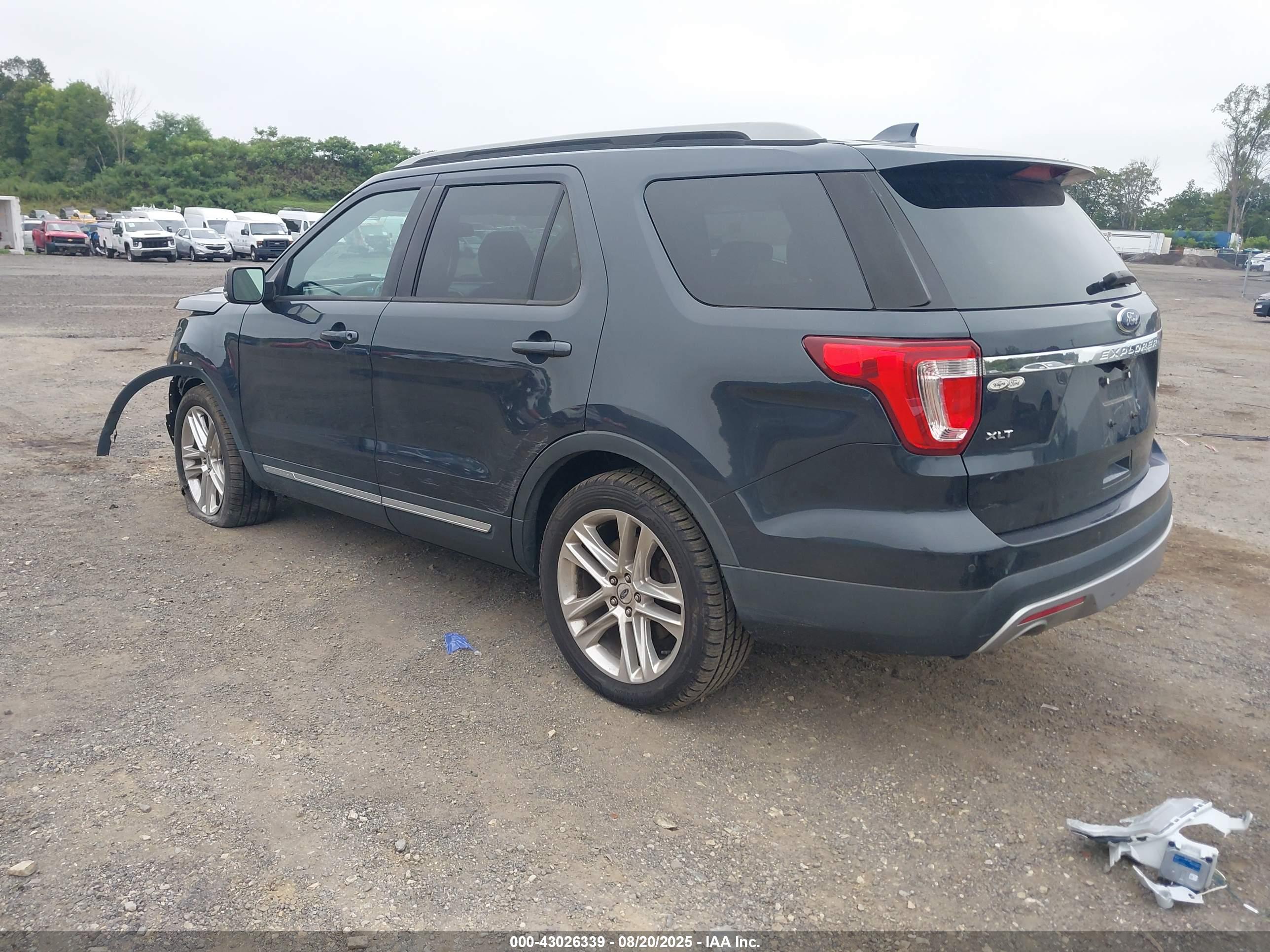 FORD EXPLORER image 3