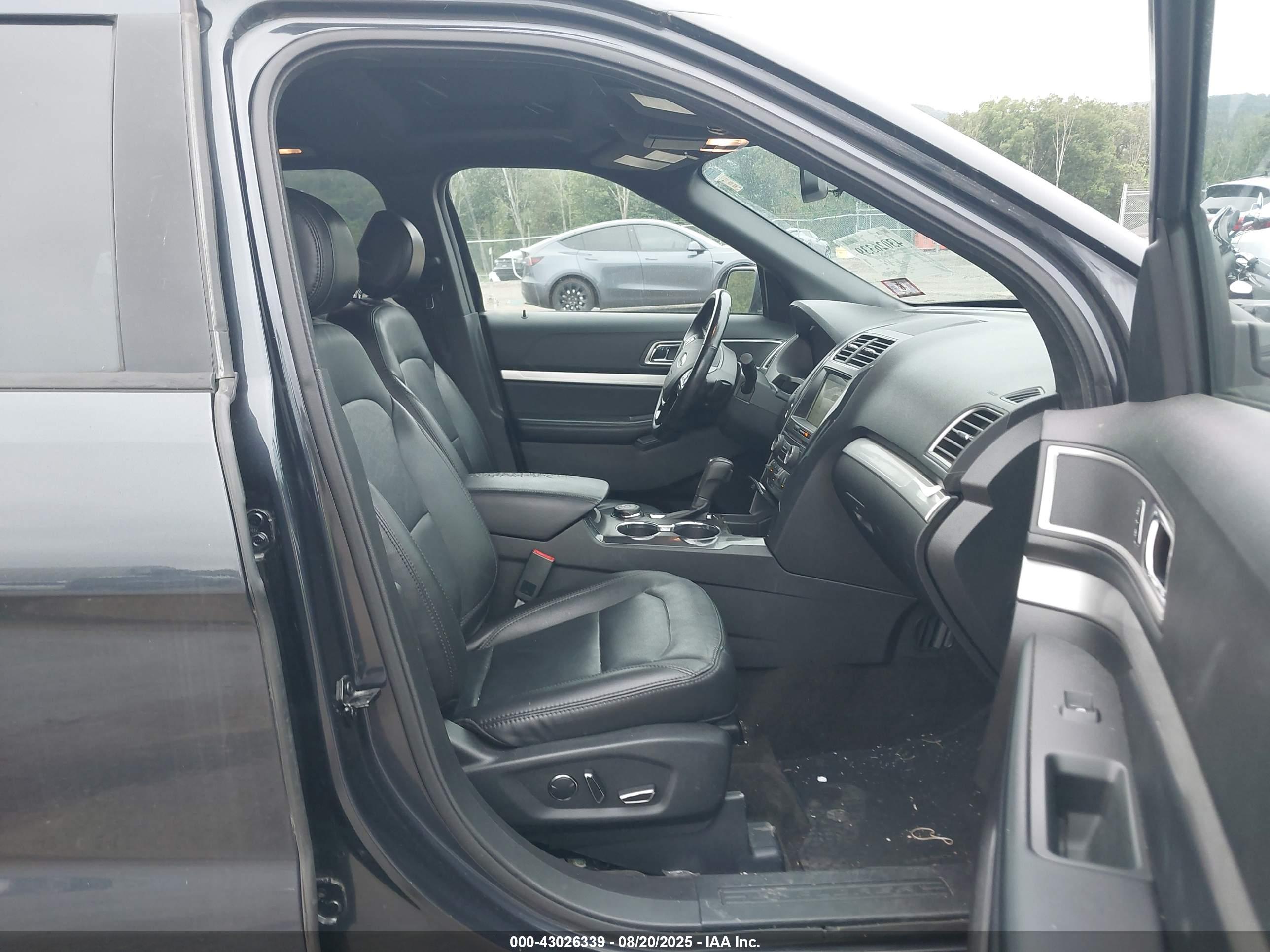 FORD EXPLORER image 5