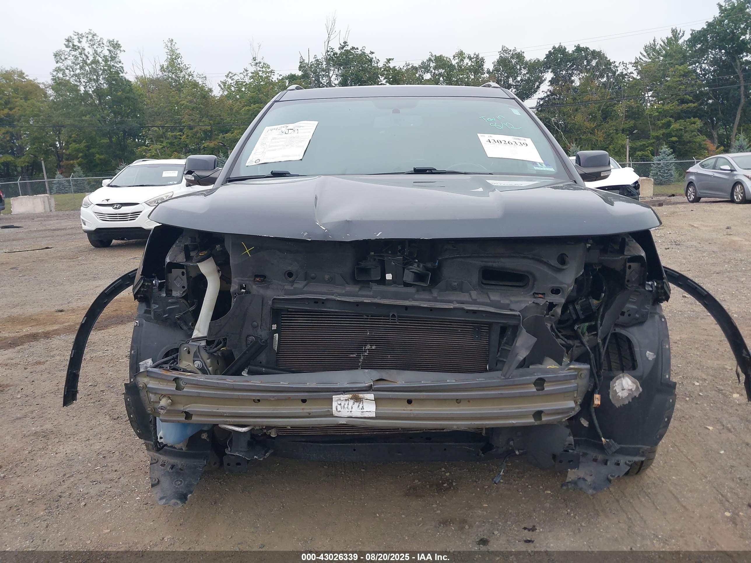 FORD EXPLORER image 6