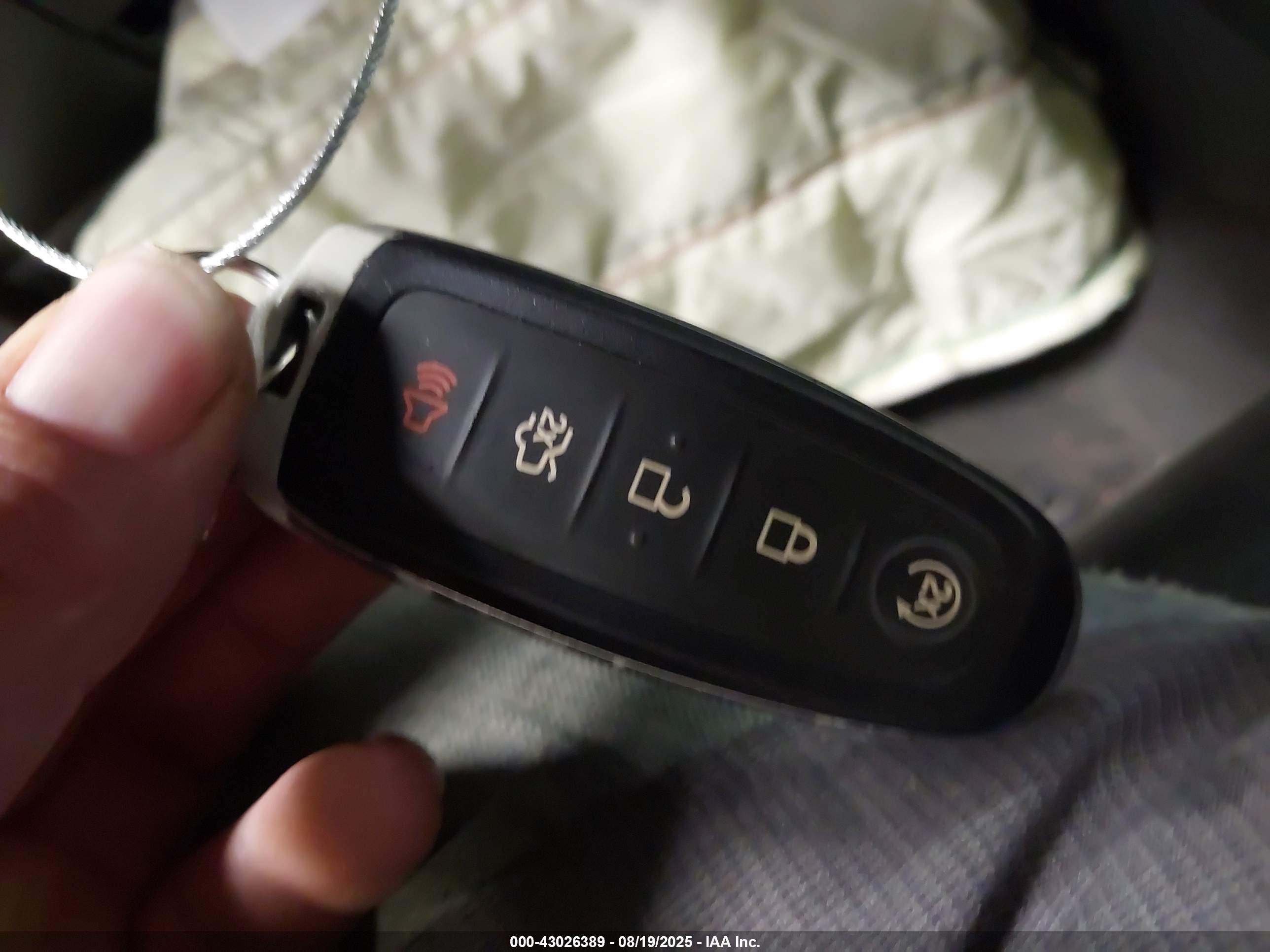 FORD ESCAPE image 11