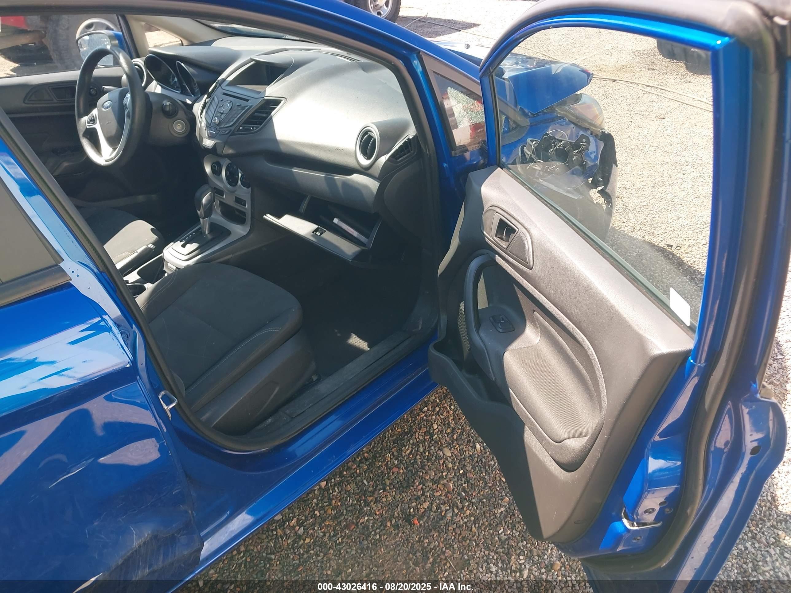 FORD FIESTA image 5