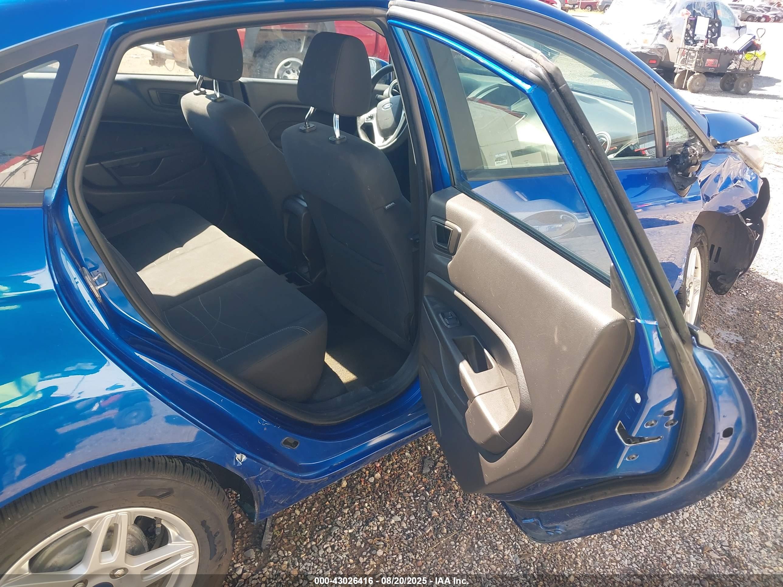 FORD FIESTA image 8