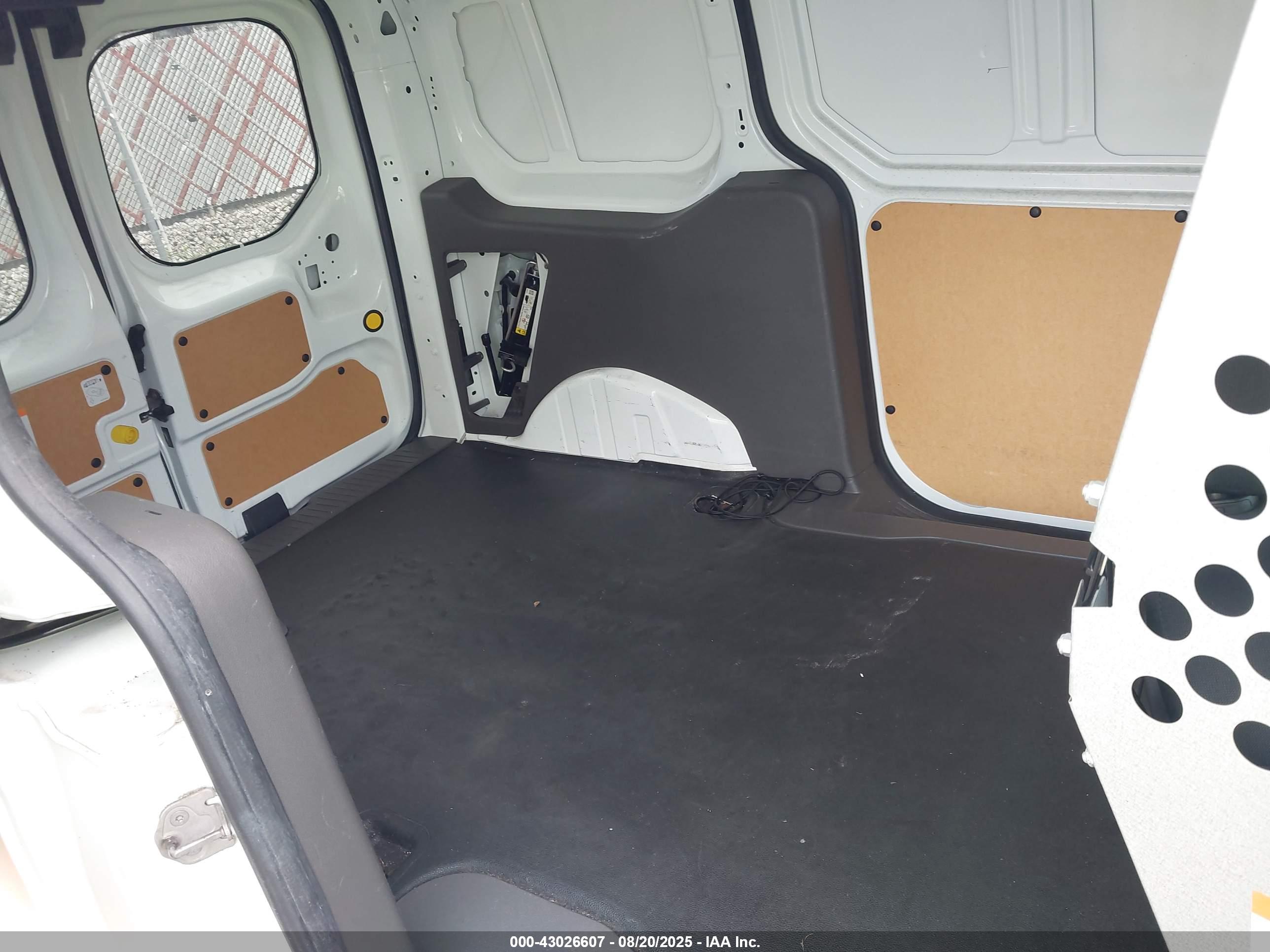 FORD TRANSIT image 8