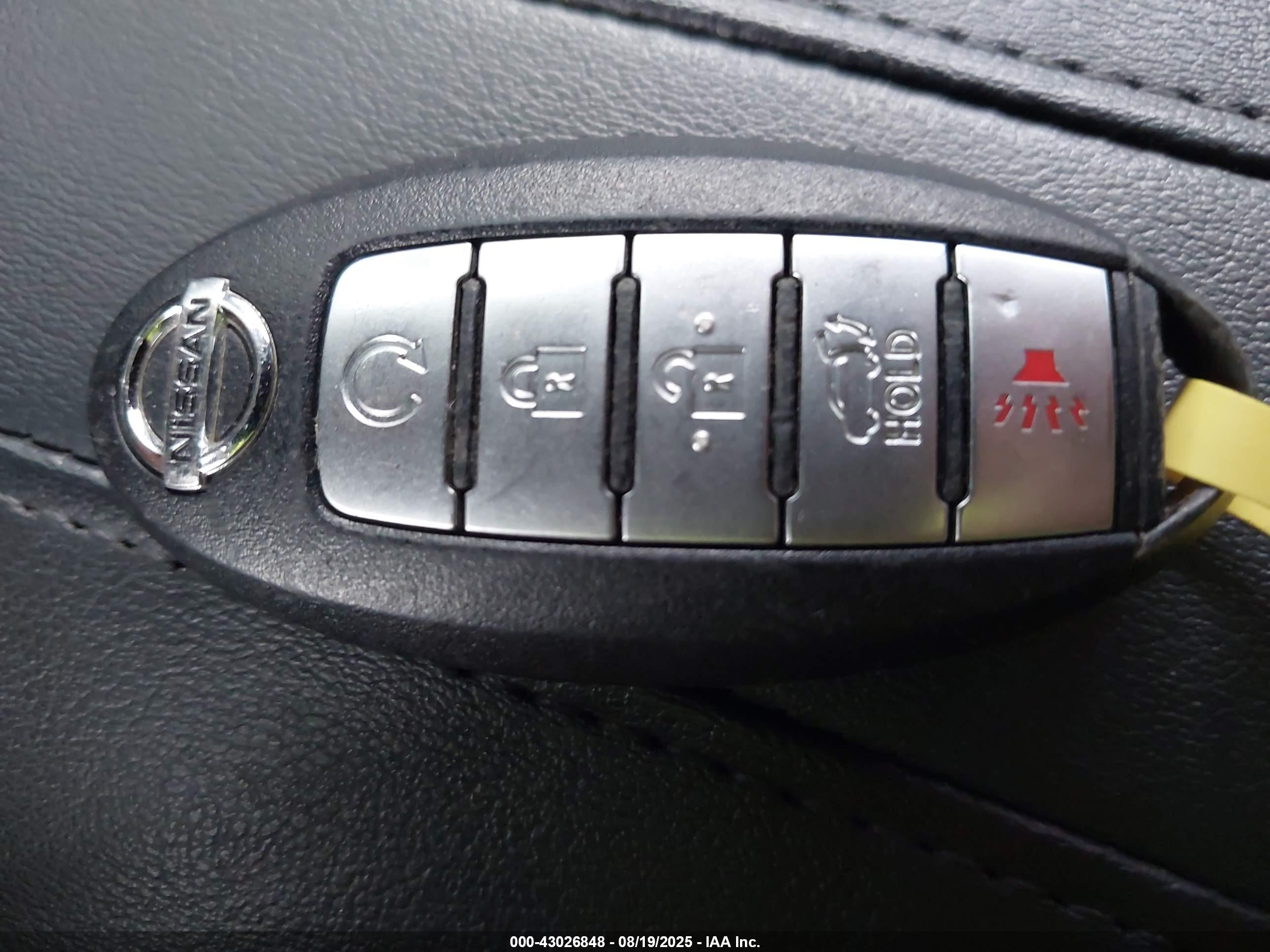 NISSAN ROGUE image 11