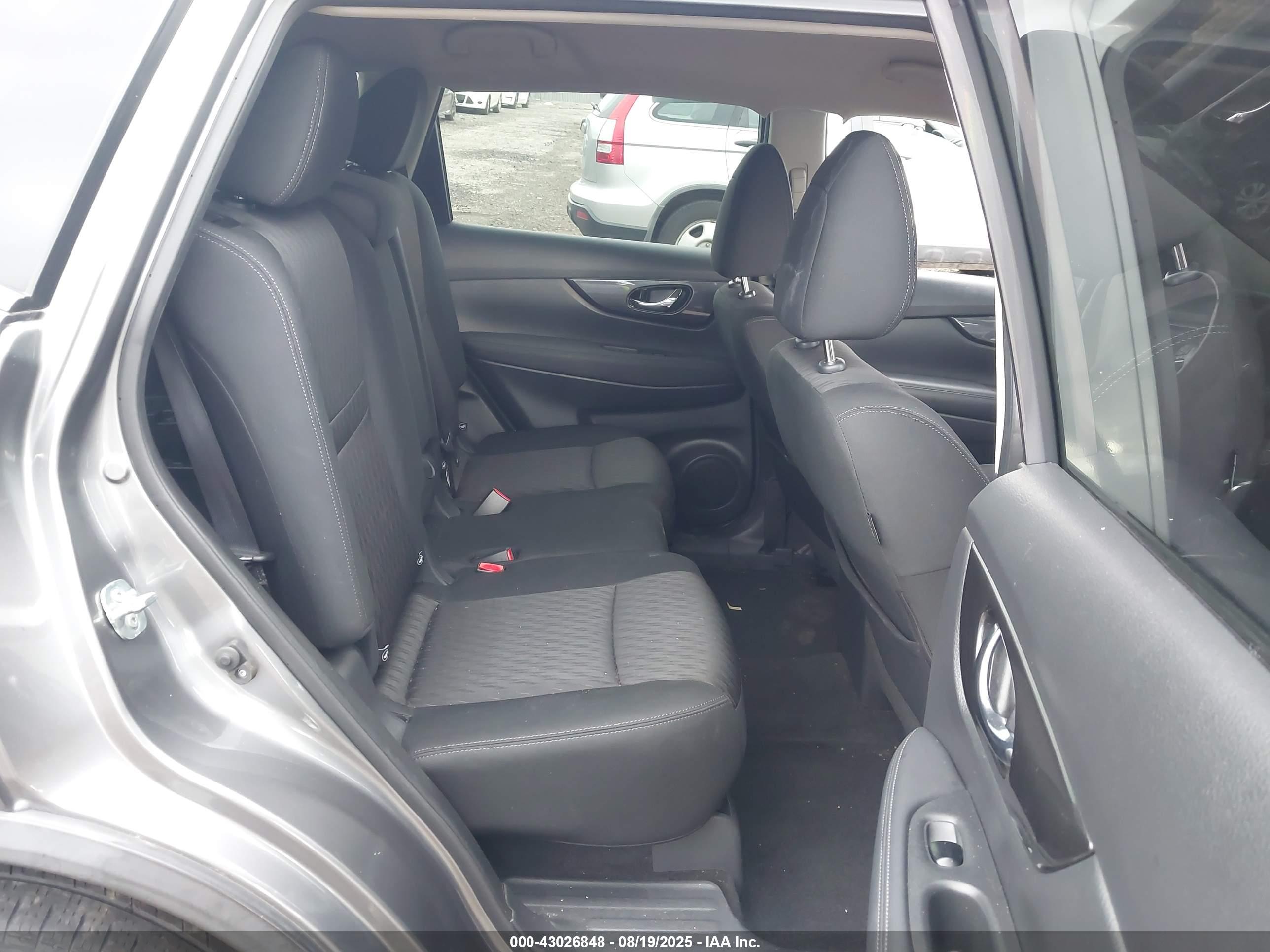 NISSAN ROGUE image 8