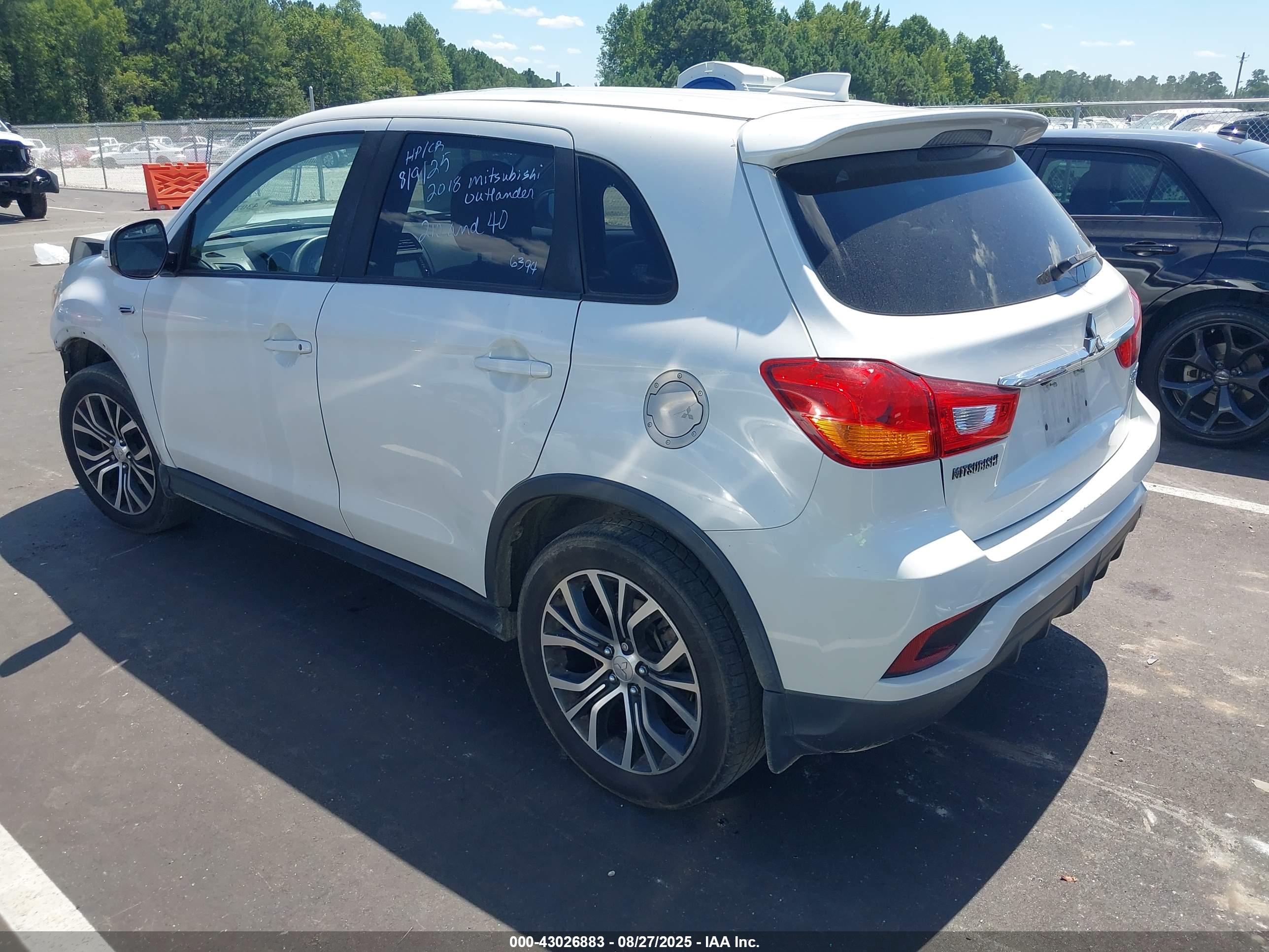 MITSUBISHI OUTLANDER image 3