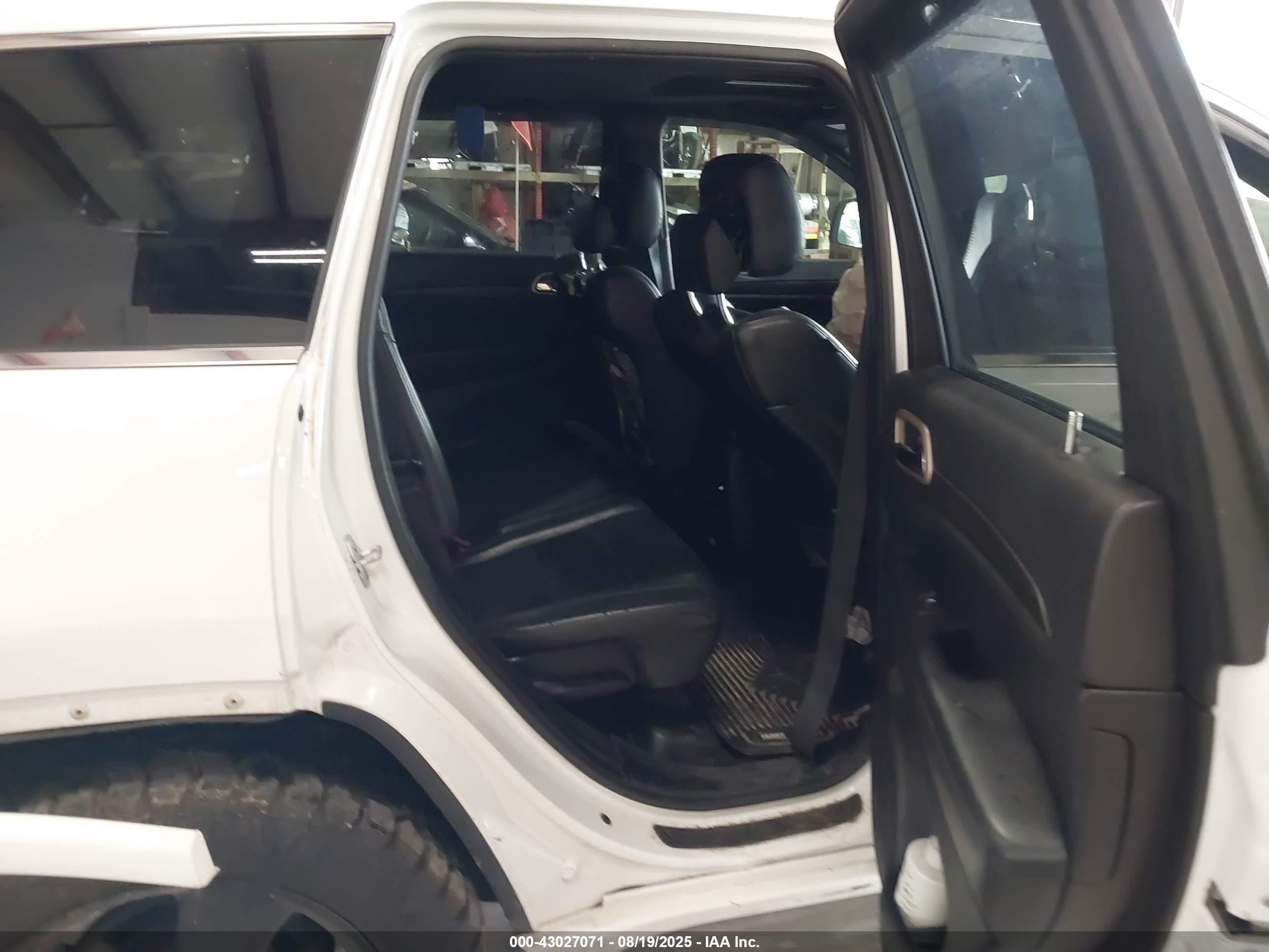 JEEP GRAND image 8