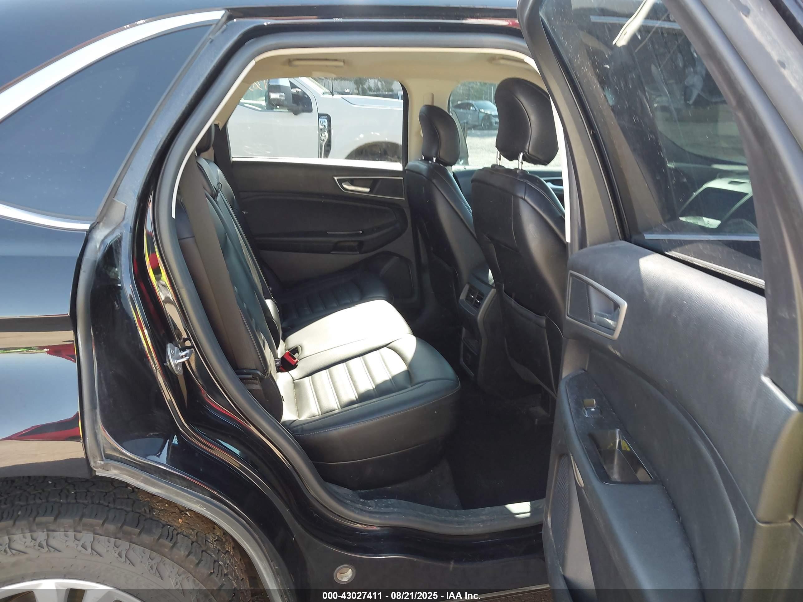 FORD EDGE image 8