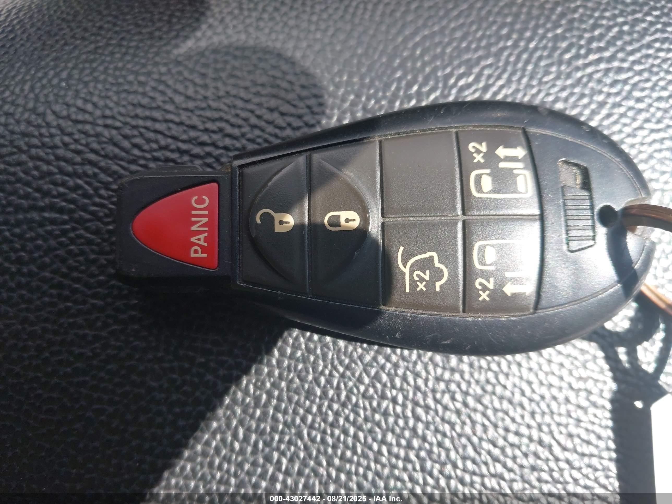 CHRYSLER TOWN image 11