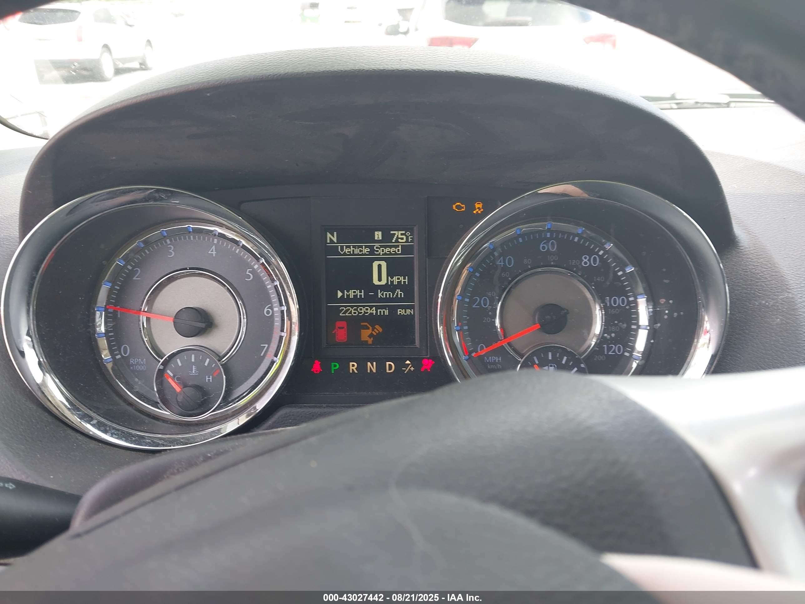 CHRYSLER TOWN image 7