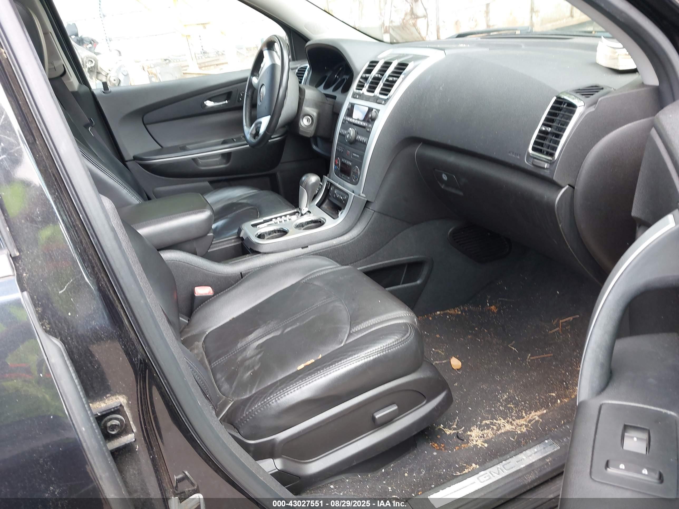 GMC ACADIA image 5