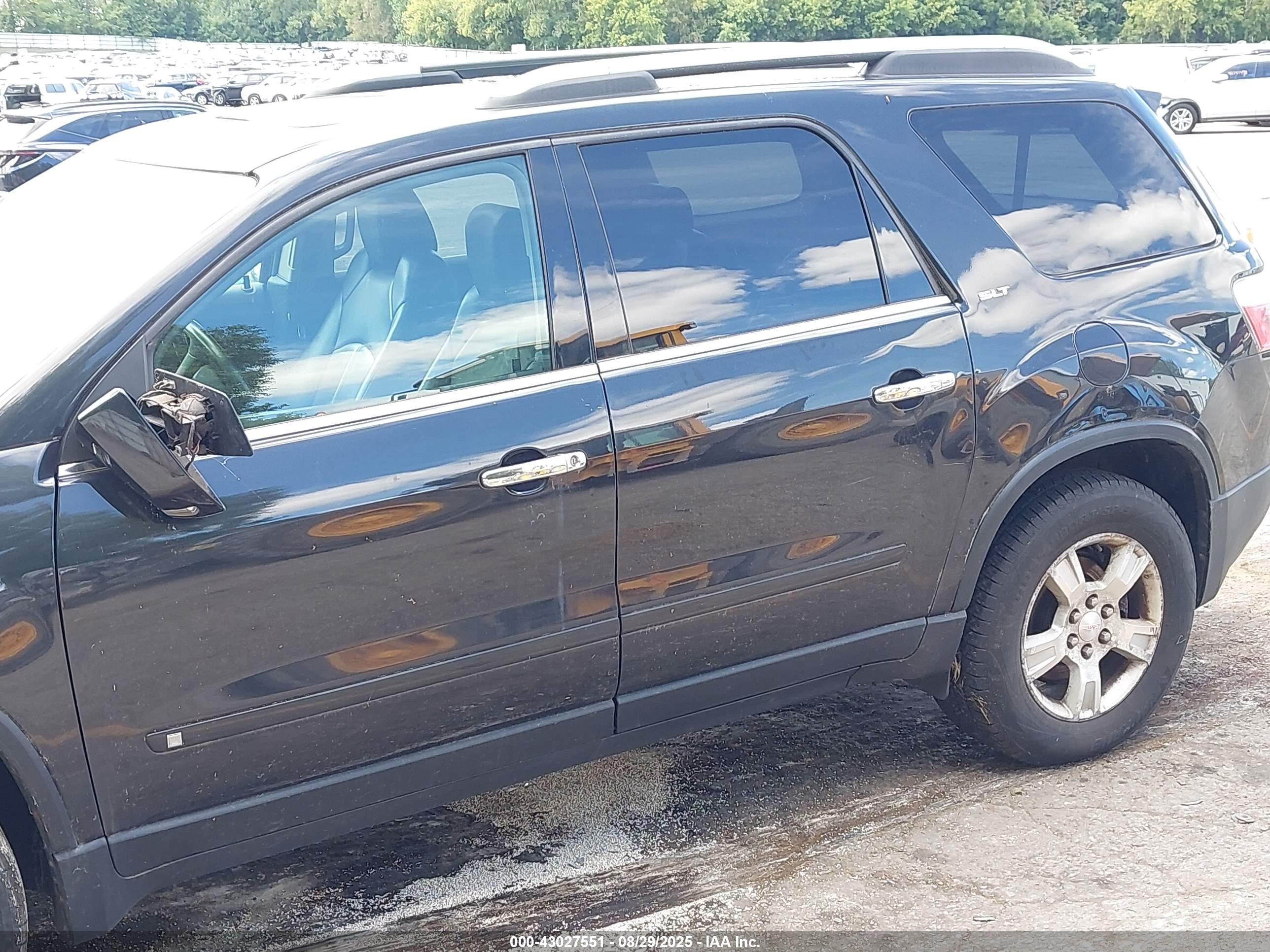 GMC ACADIA image 6