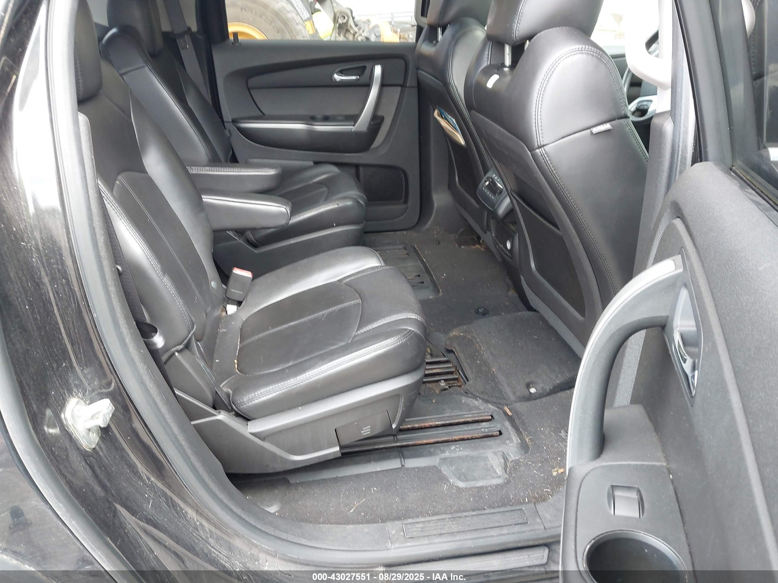 GMC ACADIA image 8