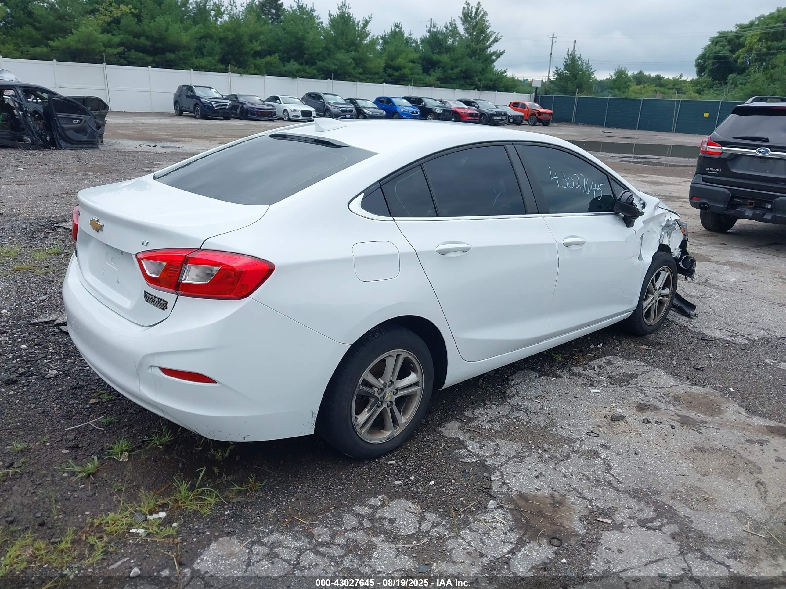 CHEVROLET CRUZE image 4