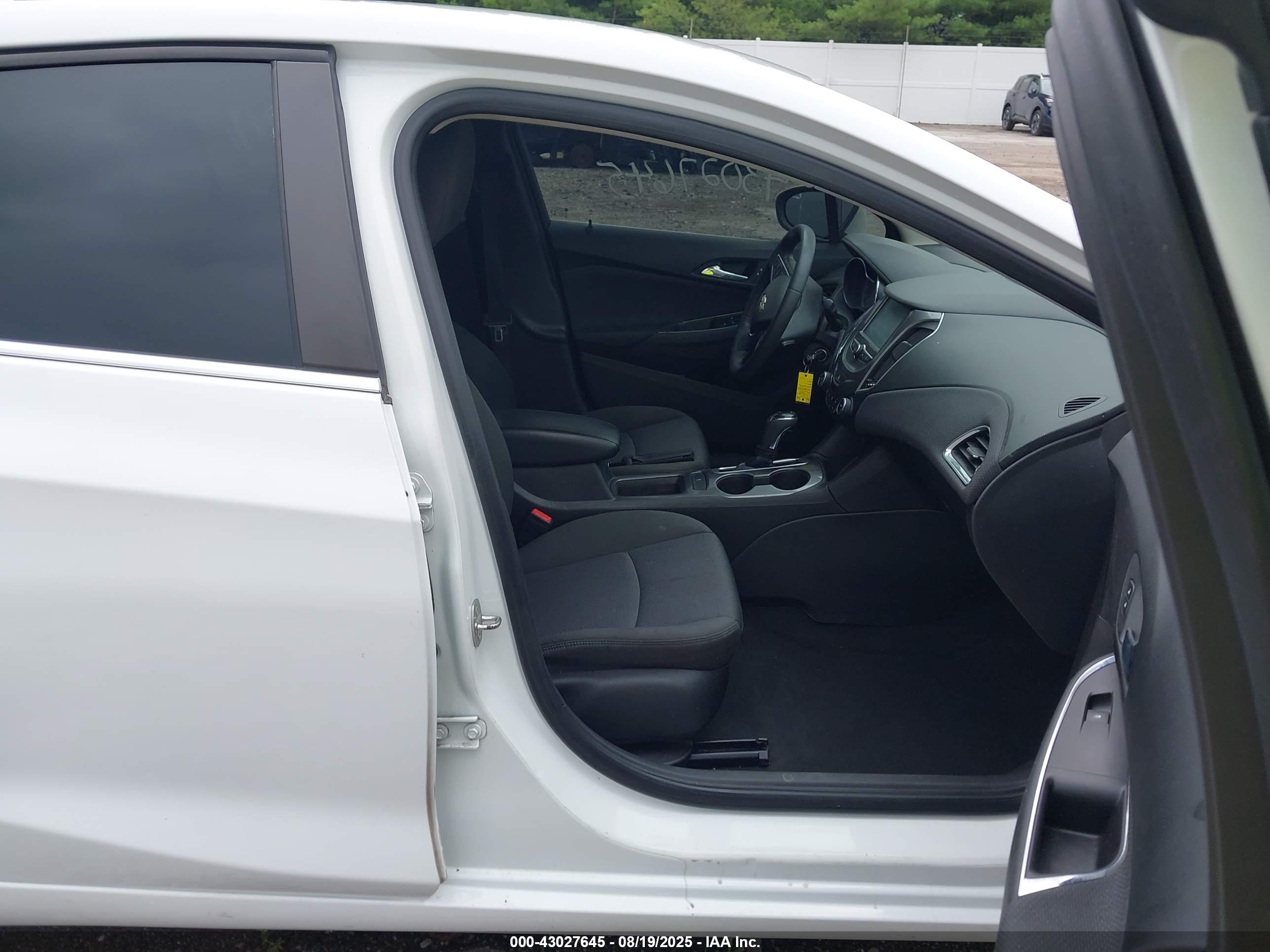 CHEVROLET CRUZE image 5