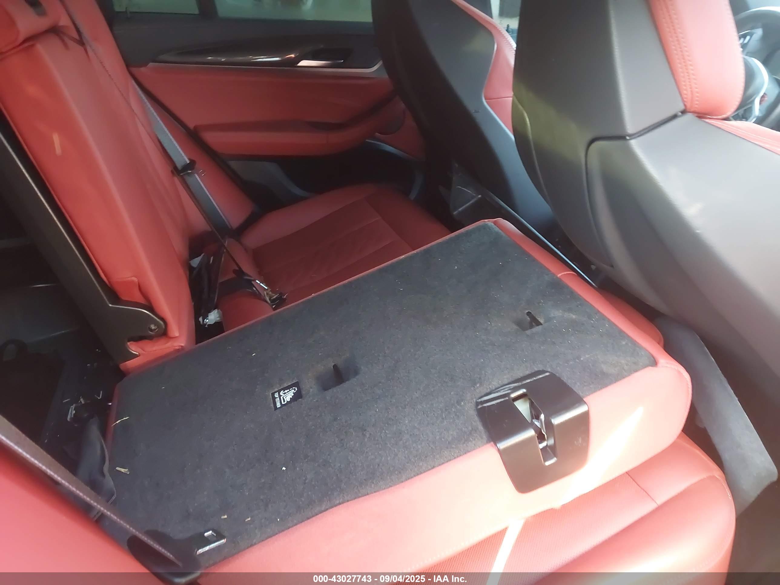 BMW X4 image 8