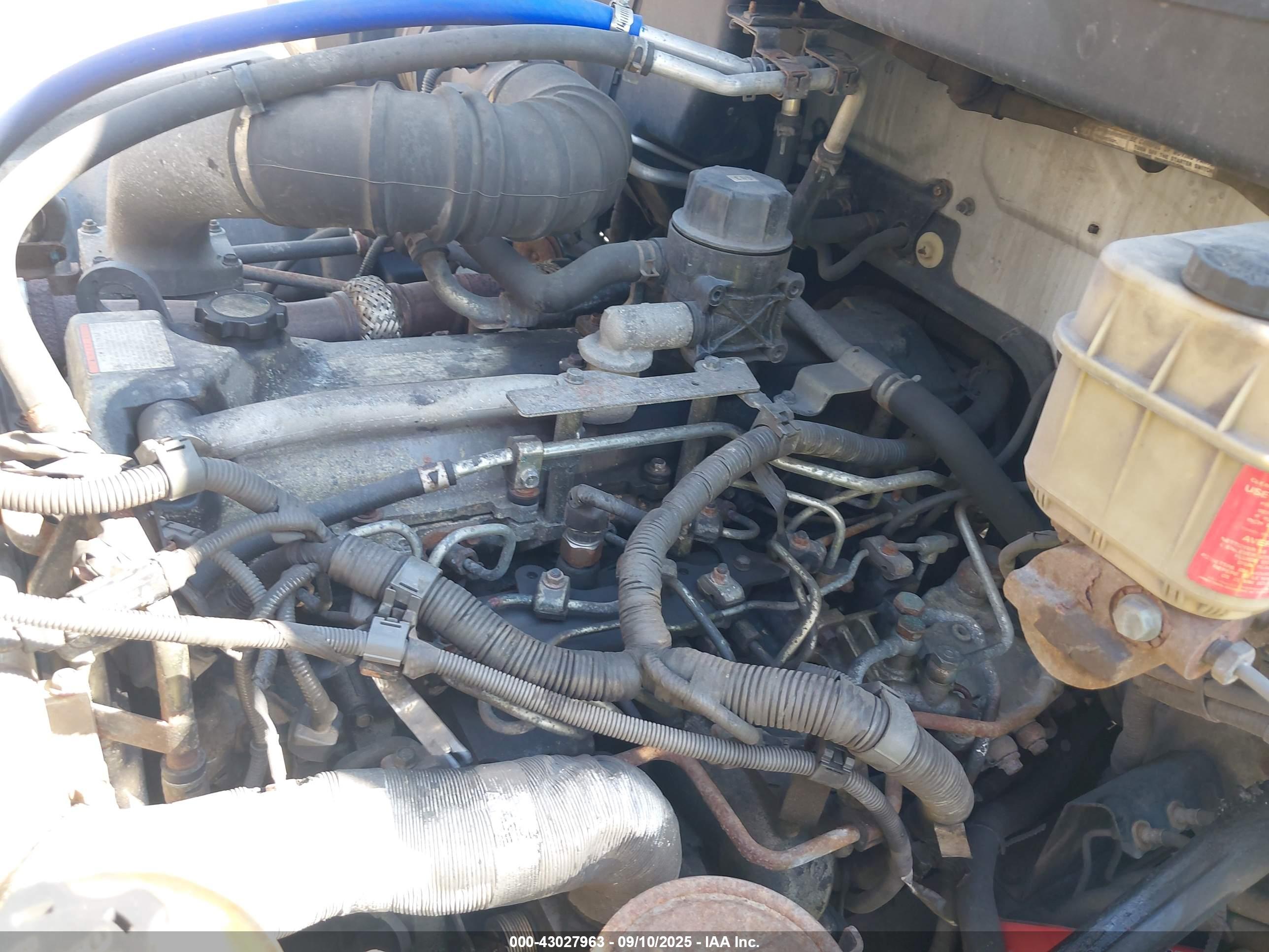 HINO 258/268 image 10