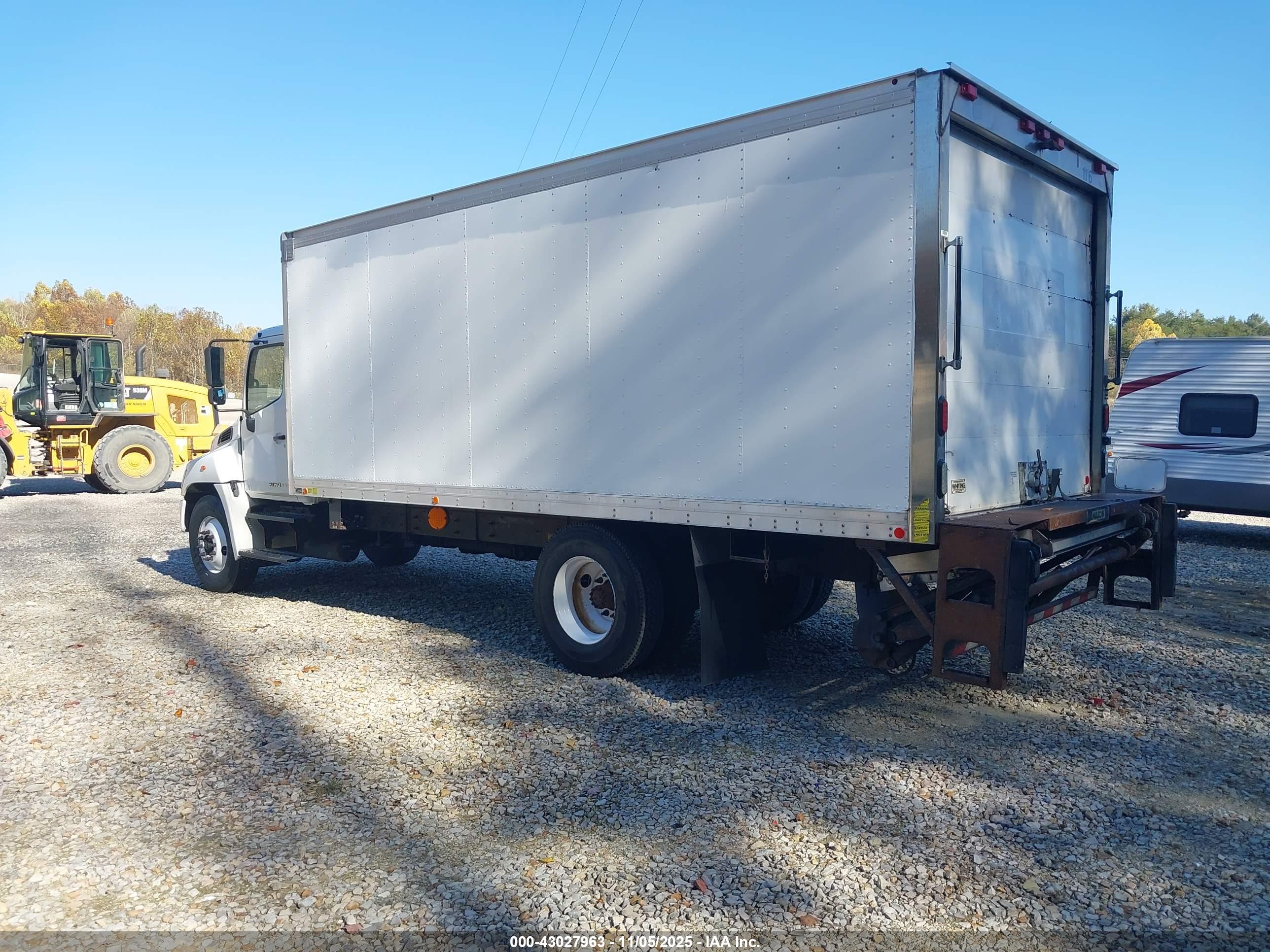 HINO 258/268 image 3