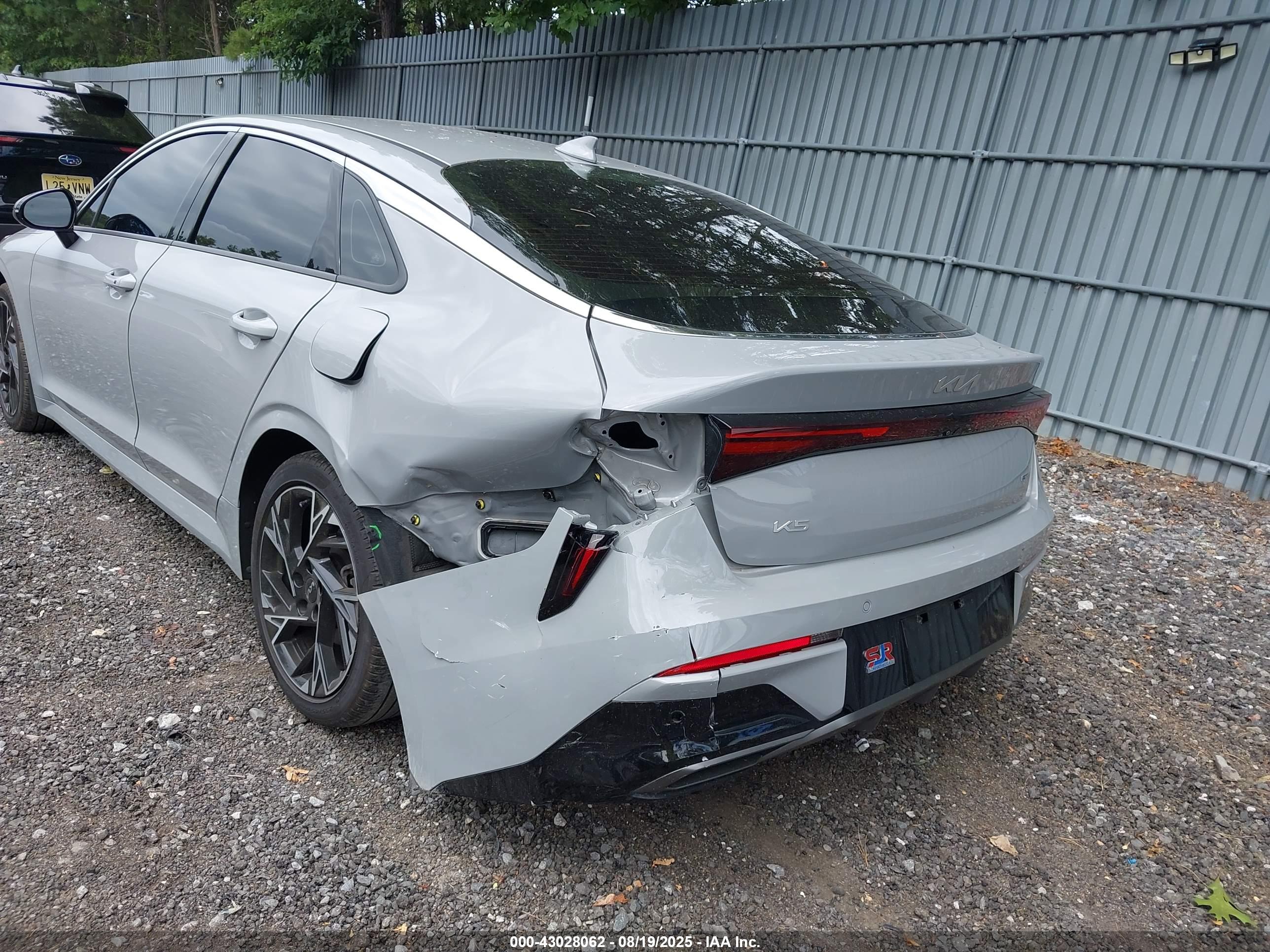 KIA K5 image 6