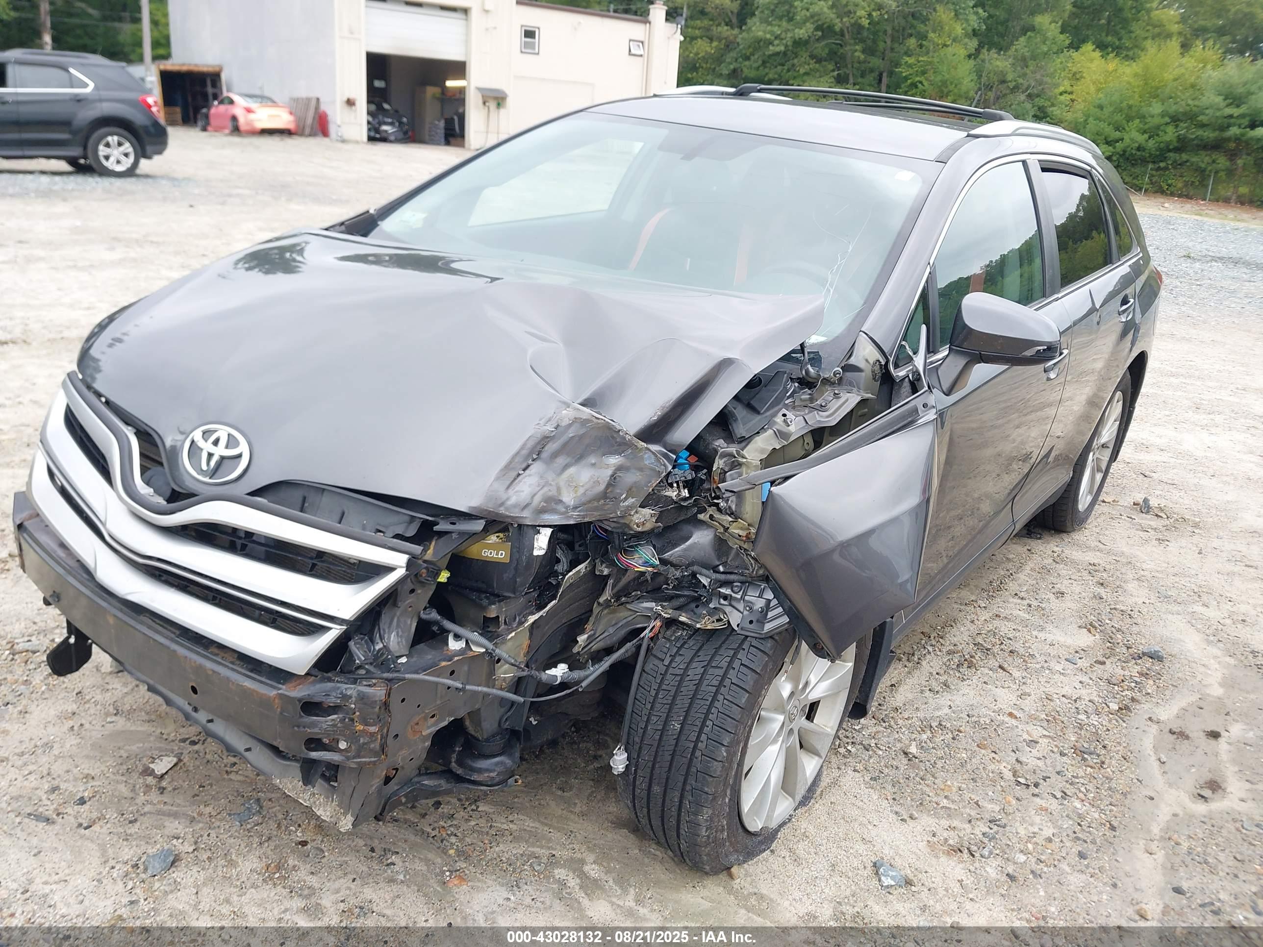 TOYOTA VENZA image 2
