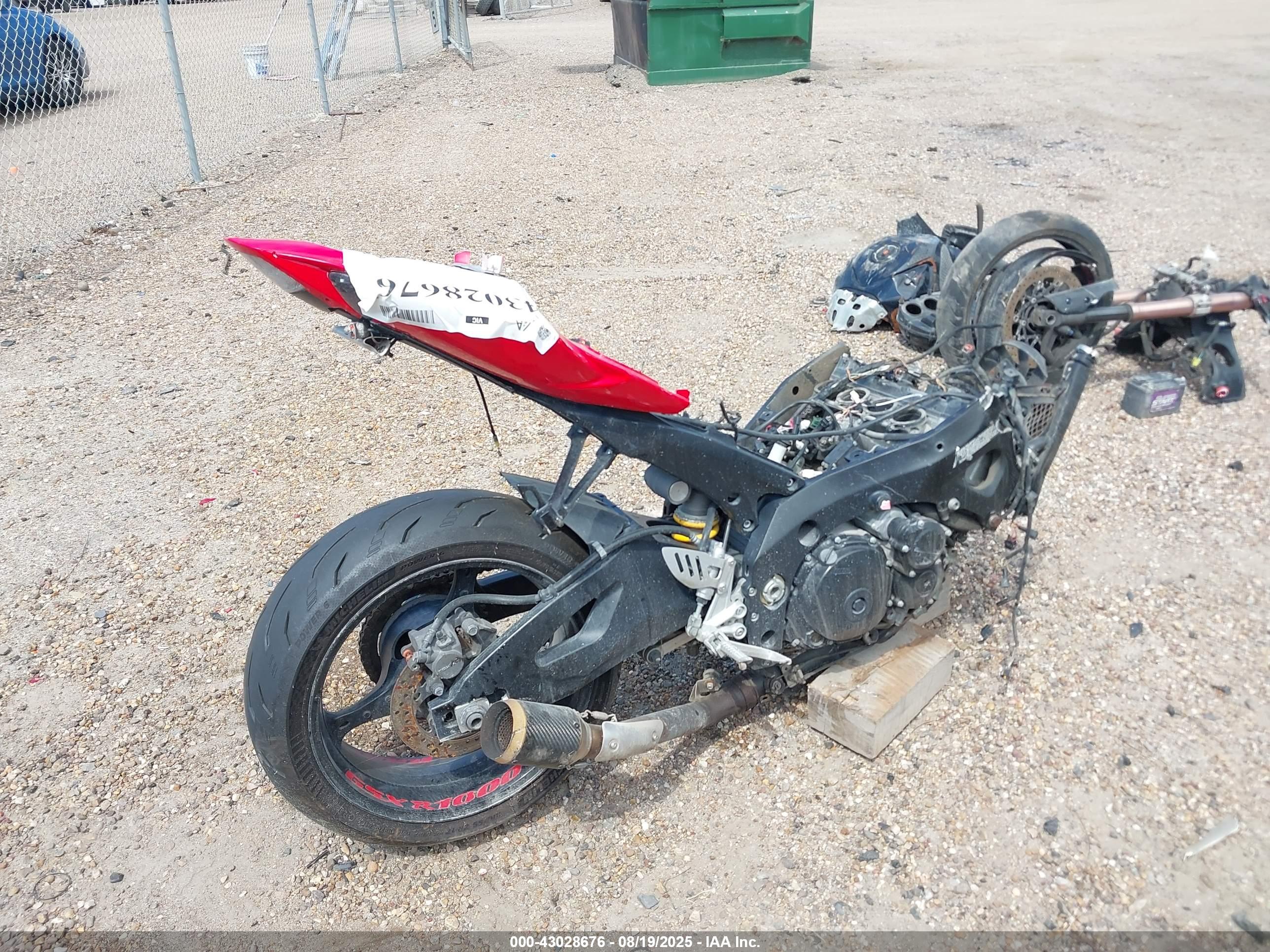 SUZUKI GSX-R1000 image 4
