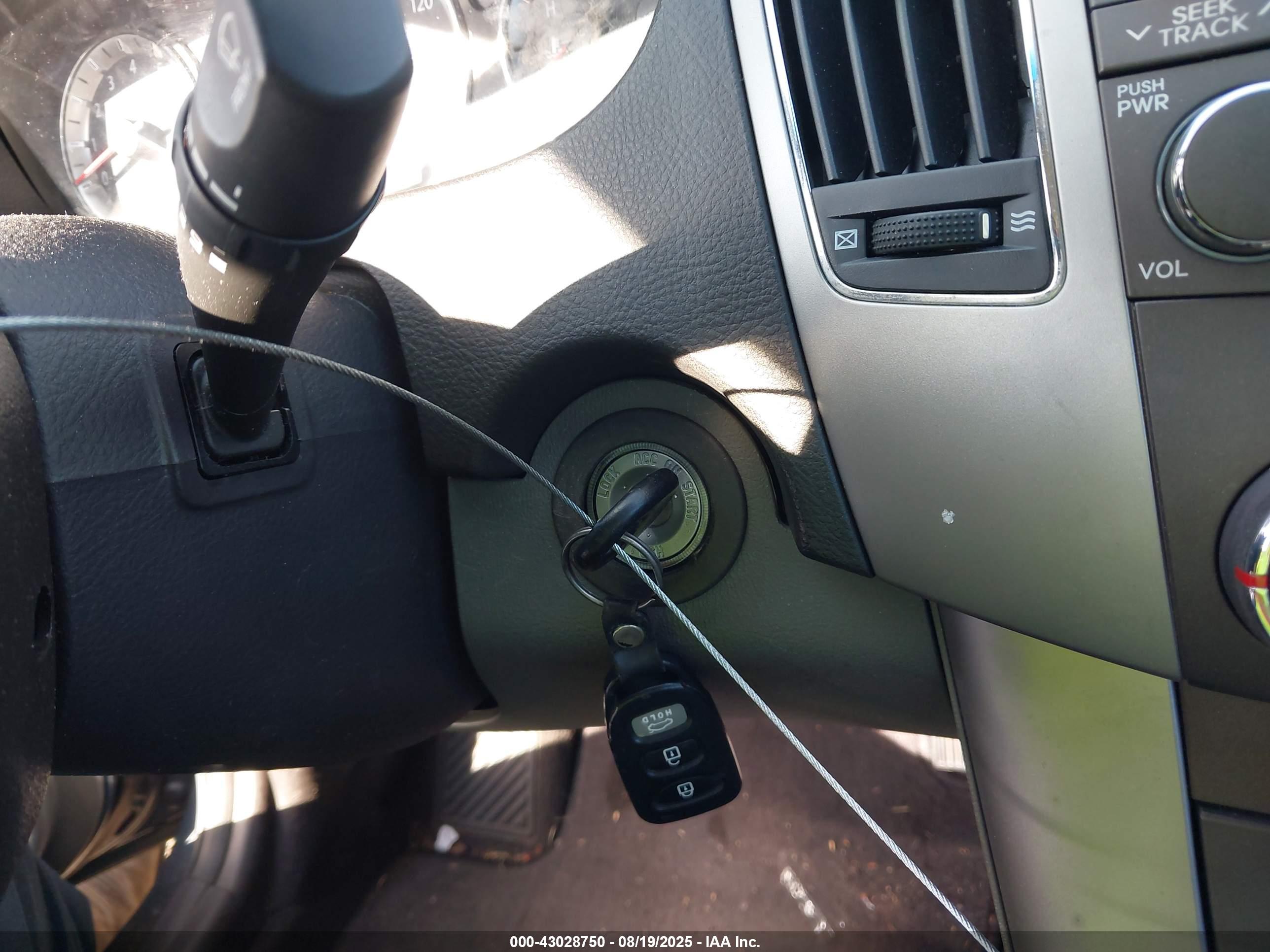 HYUNDAI SONATA image 11