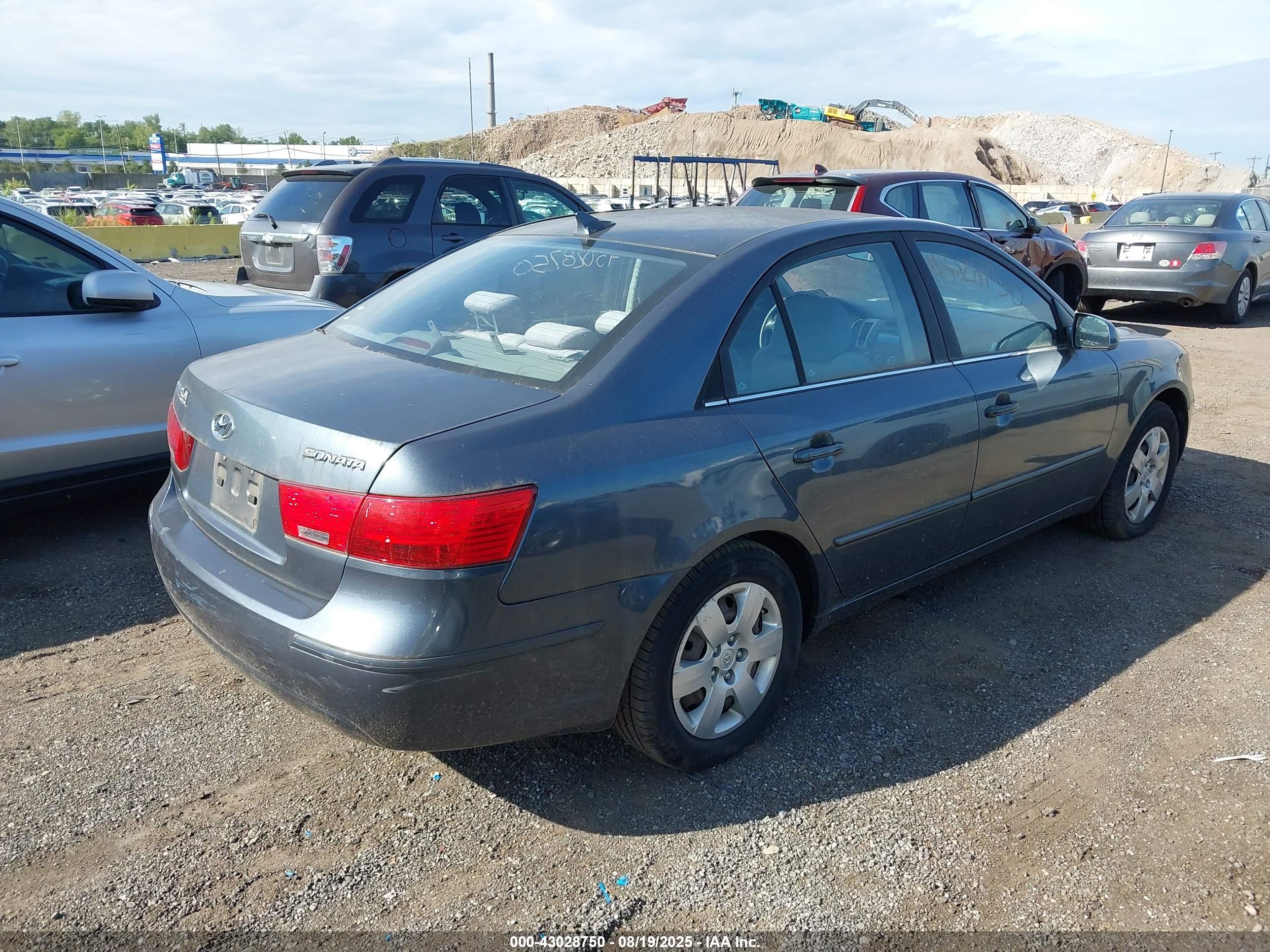 HYUNDAI SONATA image 4