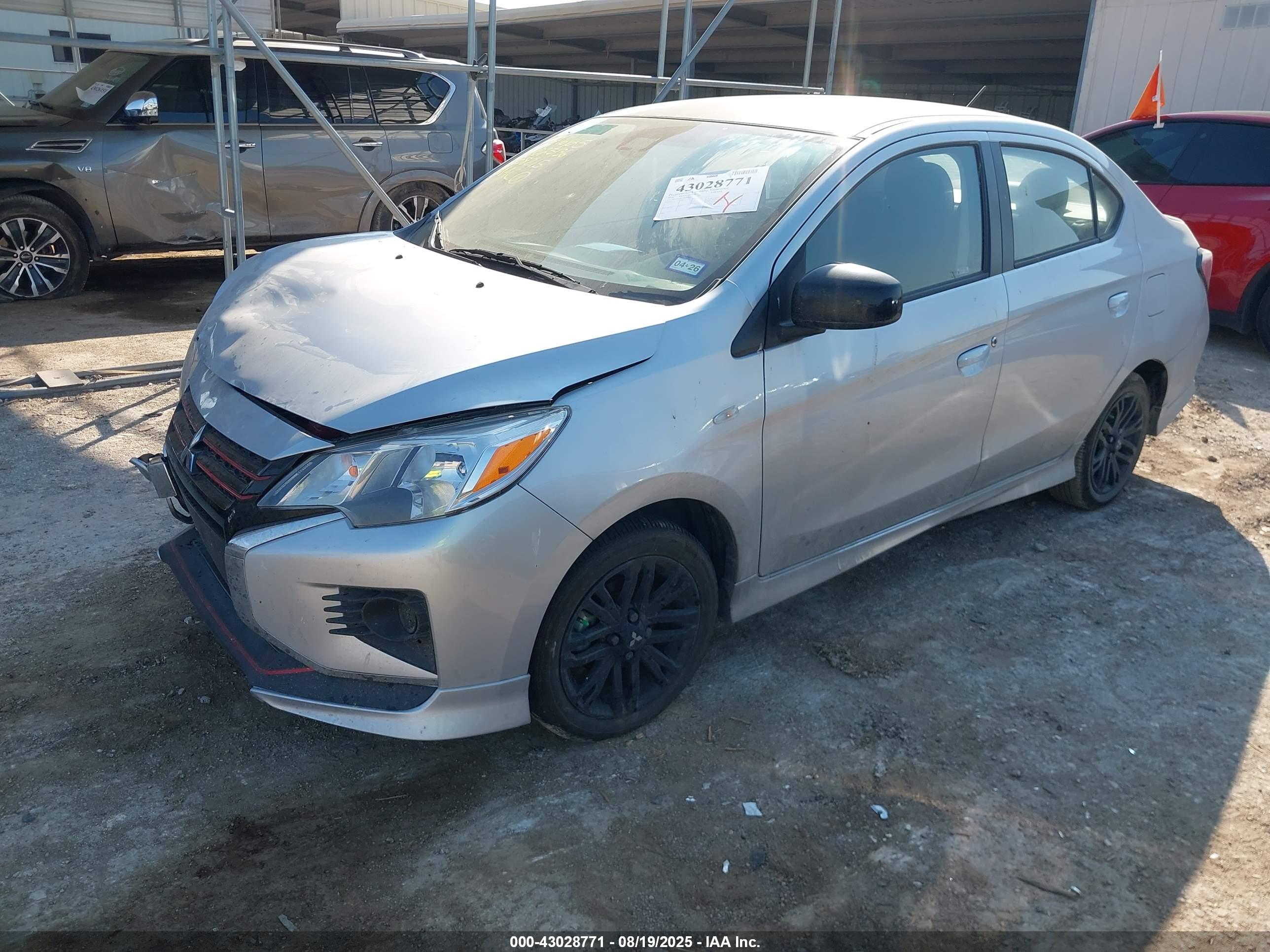 MITSUBISHI MIRAGE image 2