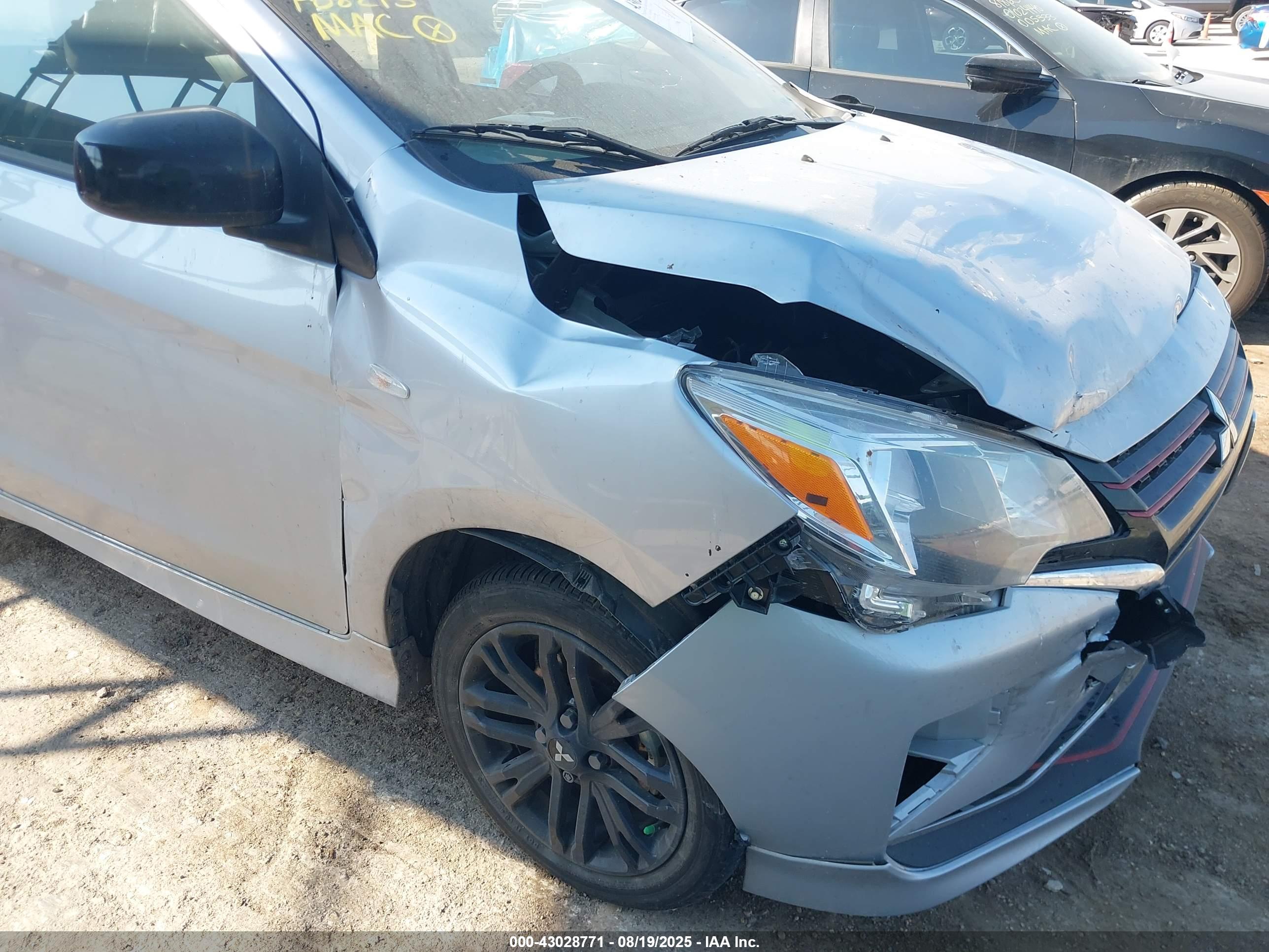 MITSUBISHI MIRAGE image 6