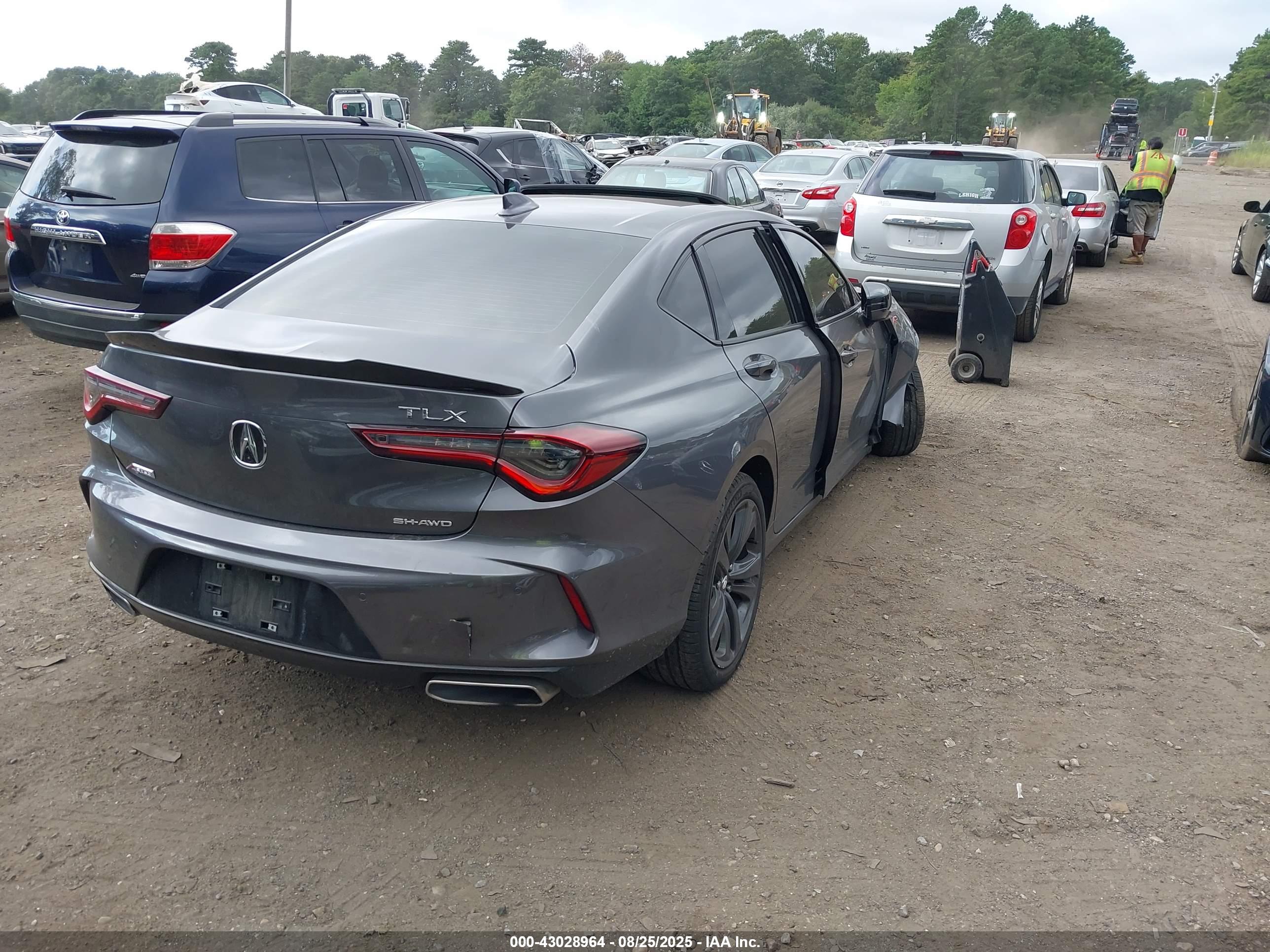 ACURA TLX image 4