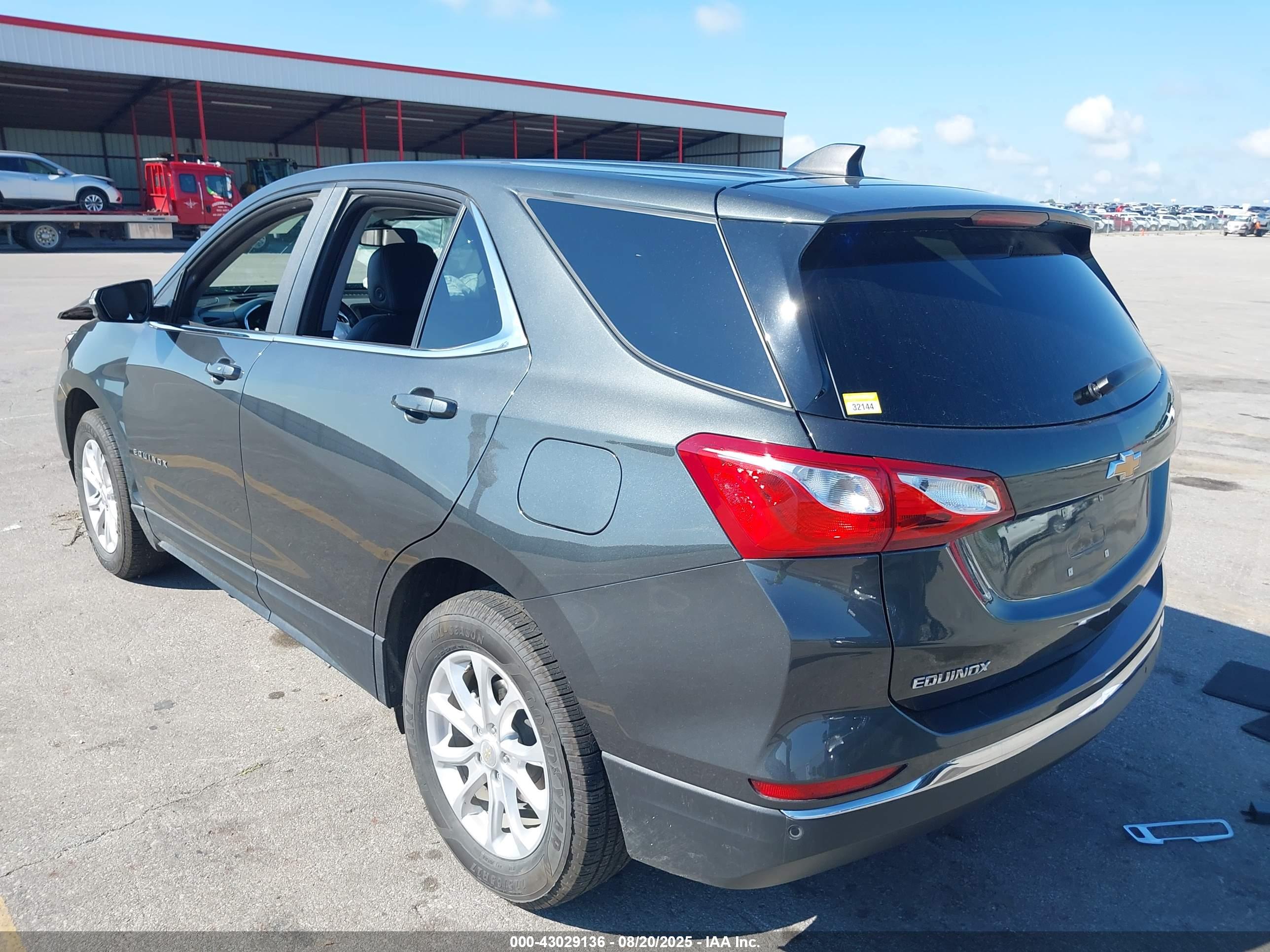 CHEVROLET EQUINOX image 3