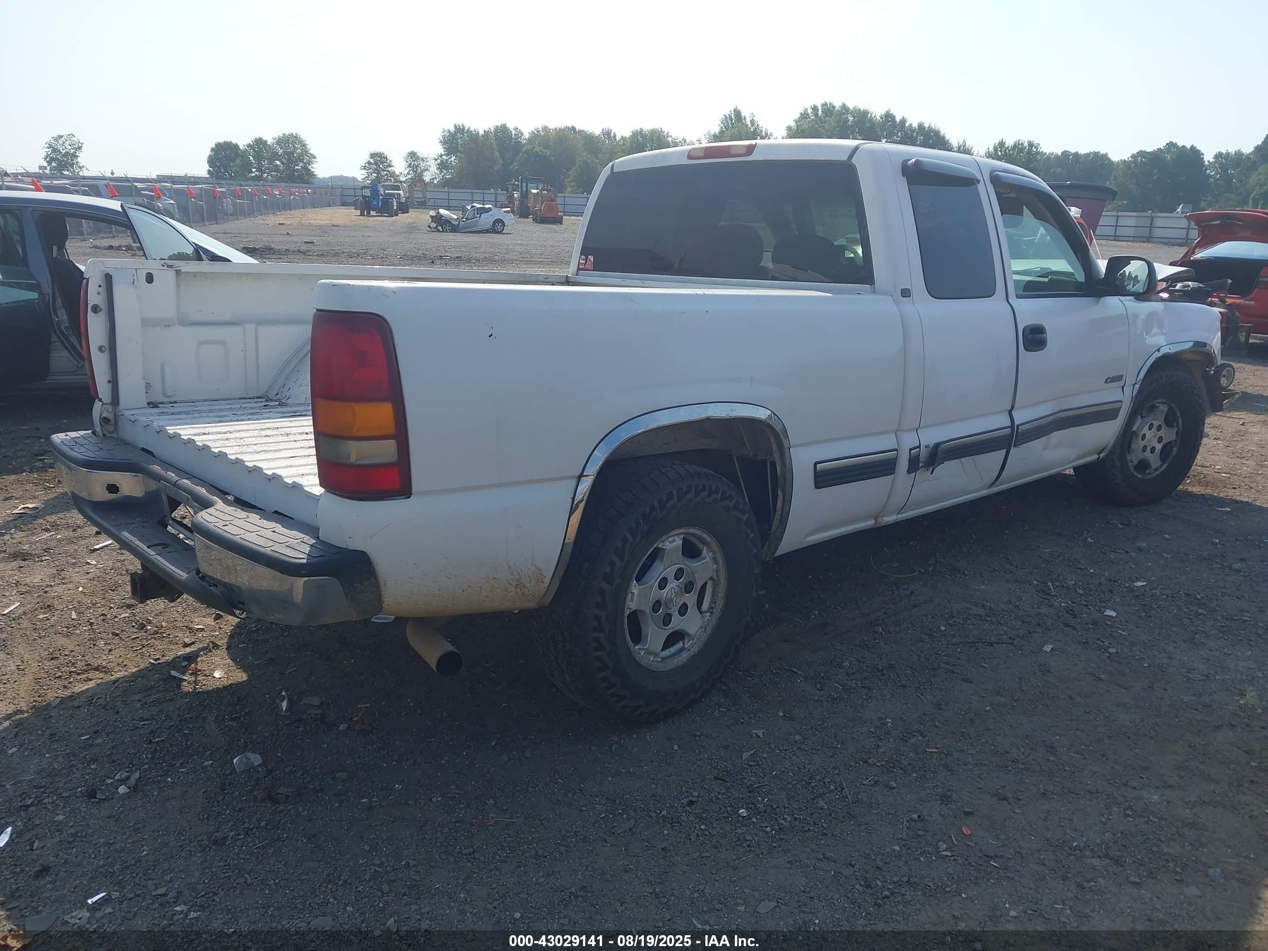 CHEVROLET SILVERADO image 4