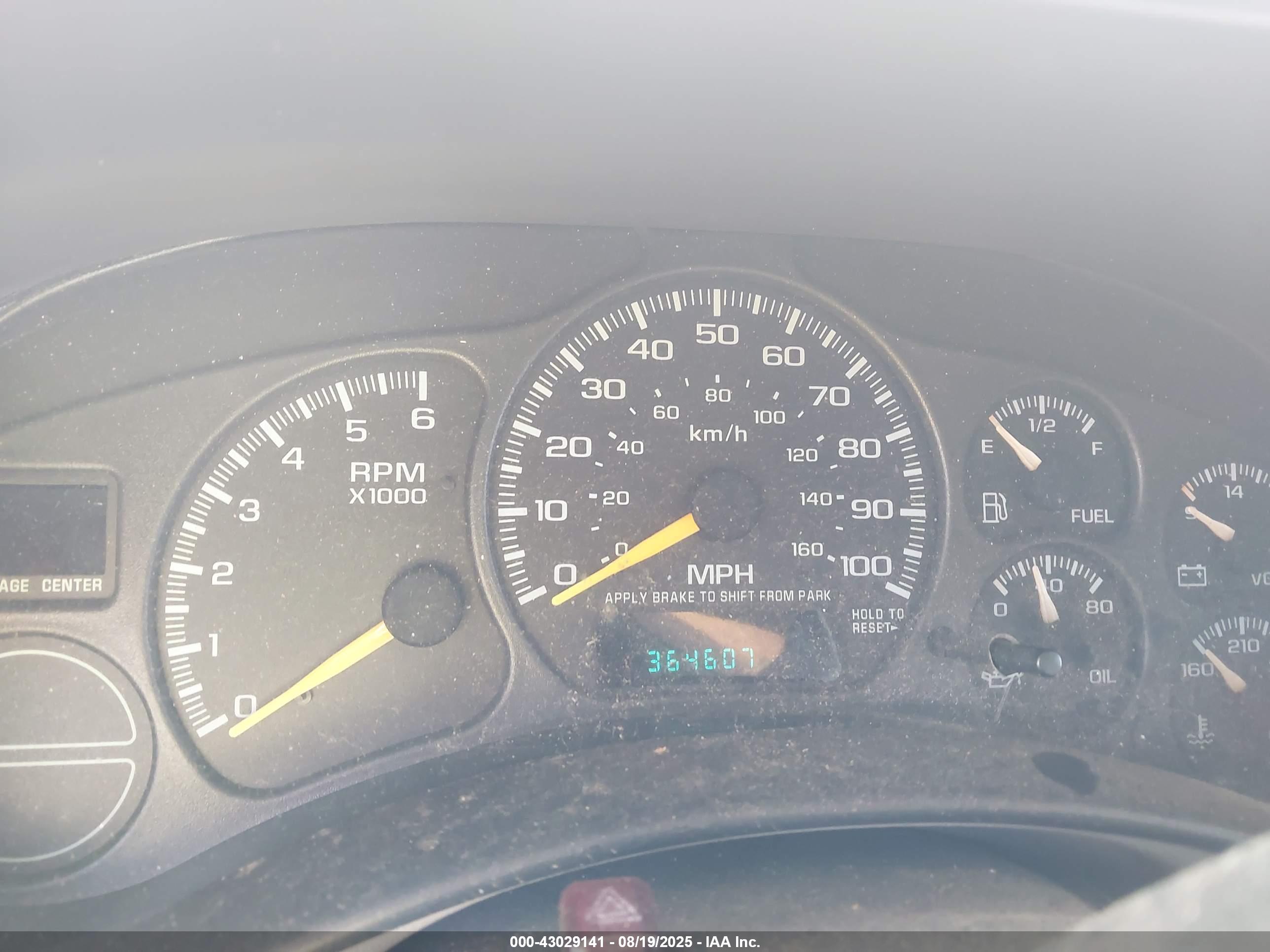 CHEVROLET SILVERADO image 7