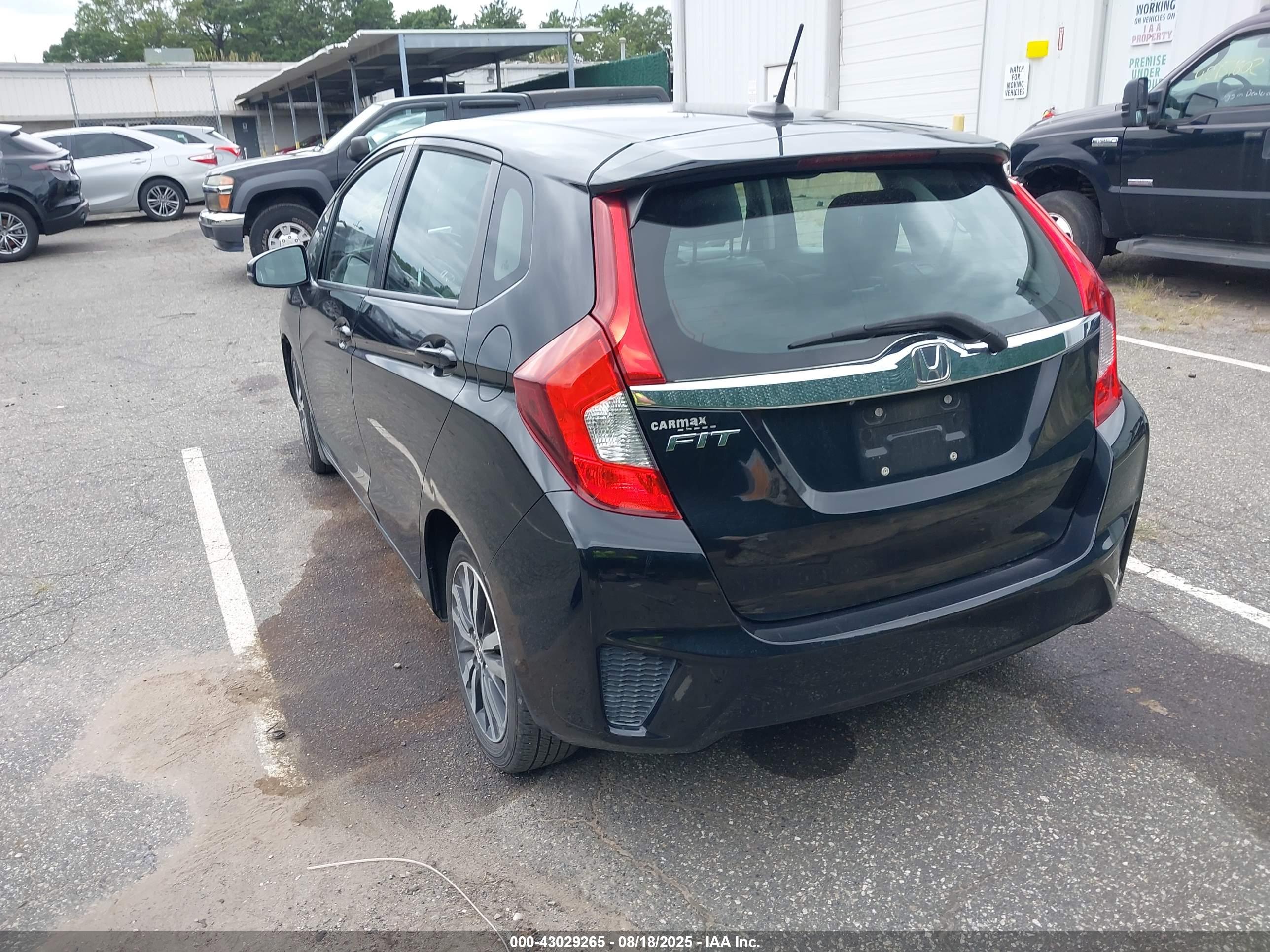 HONDA FIT image 3