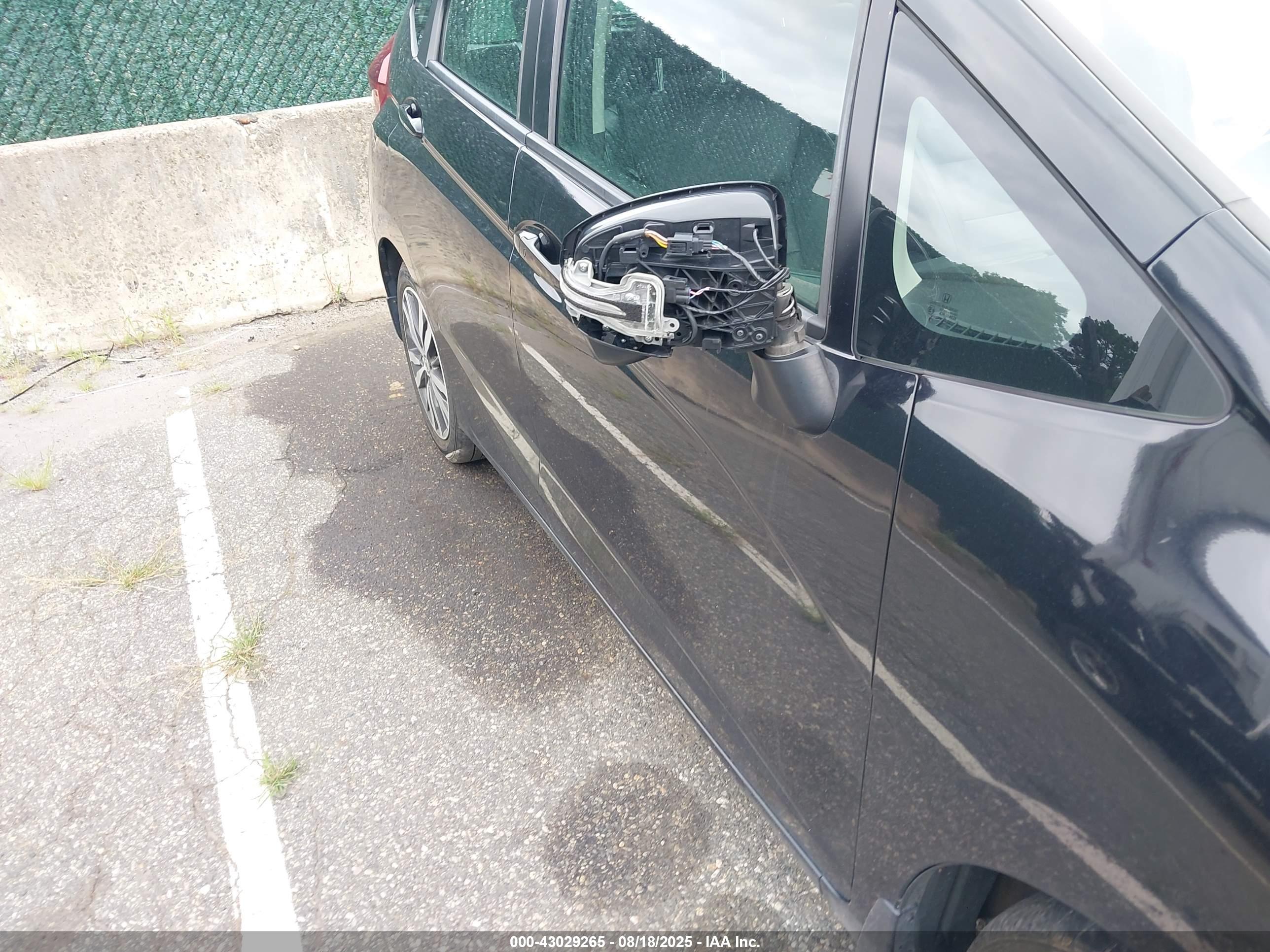 HONDA FIT image 6
