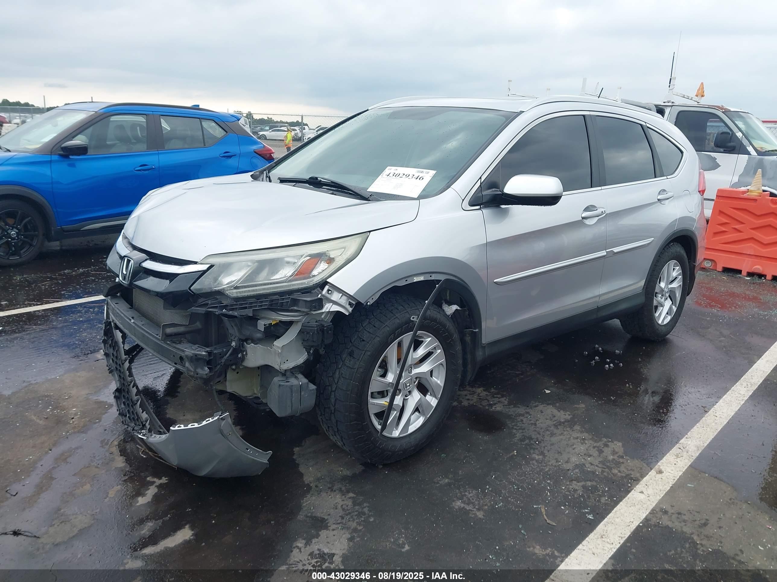 HONDA CR-V image 2