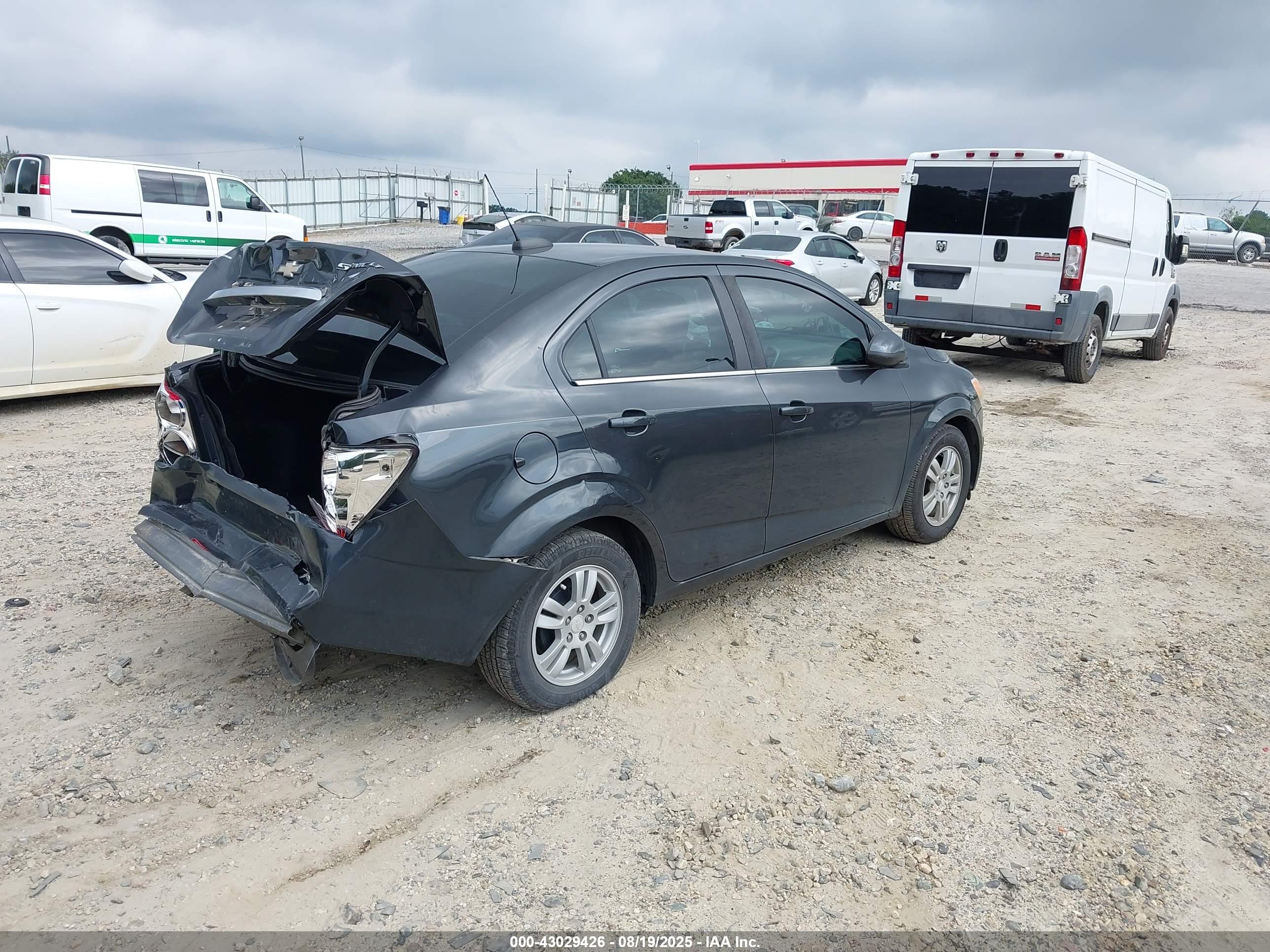 CHEVROLET SONIC image 4