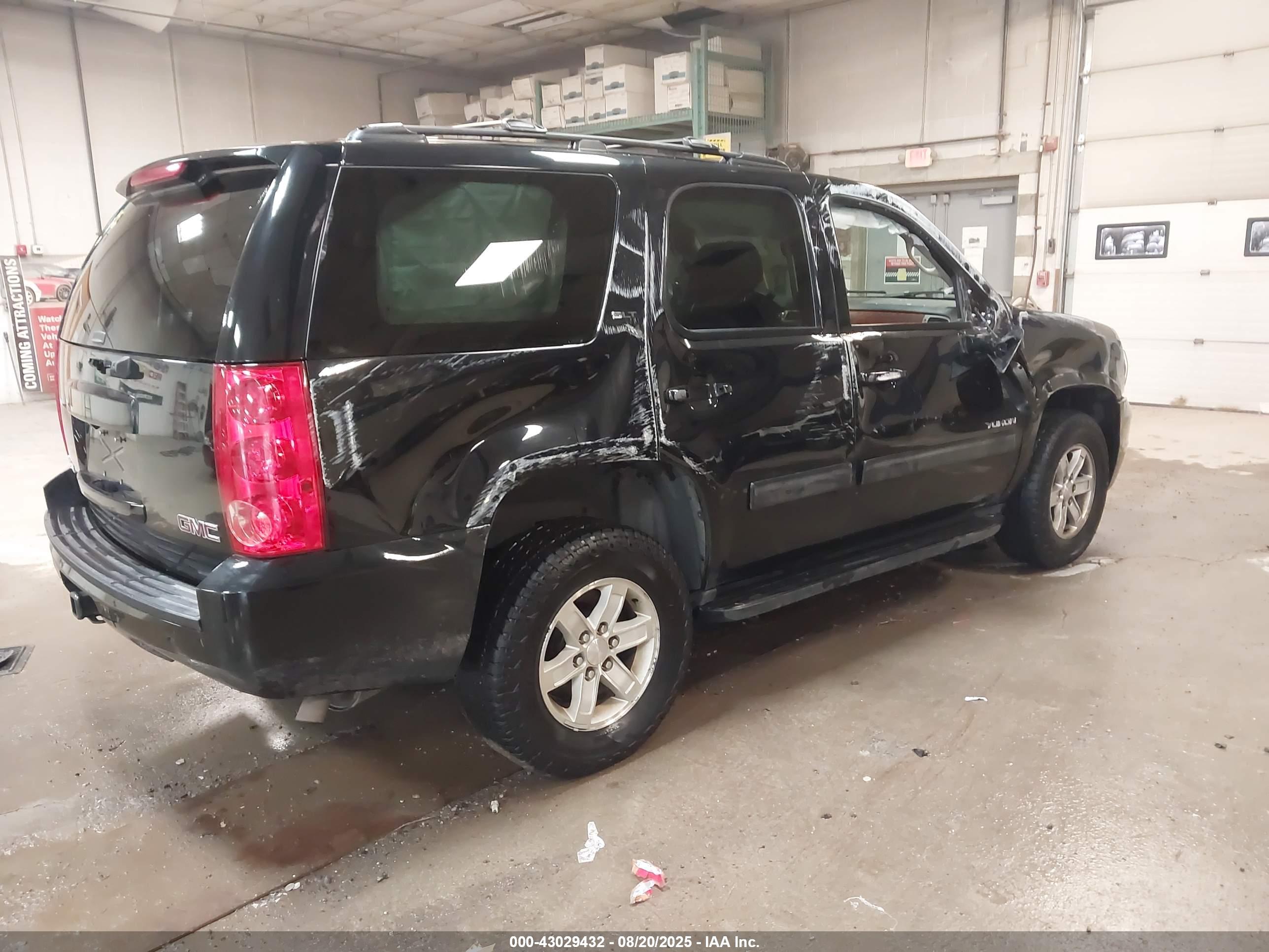 GMC YUKON image 4
