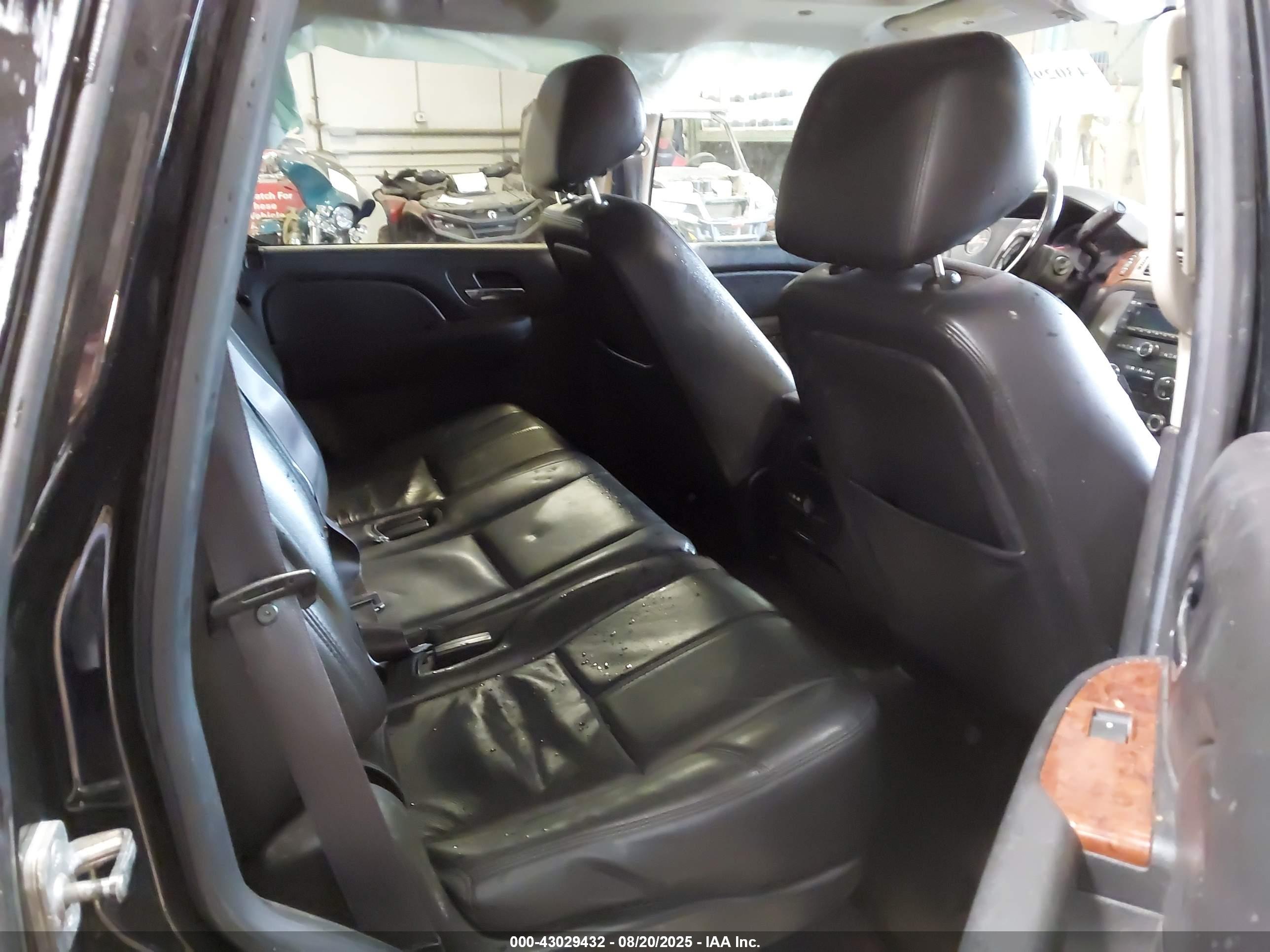 GMC YUKON image 8