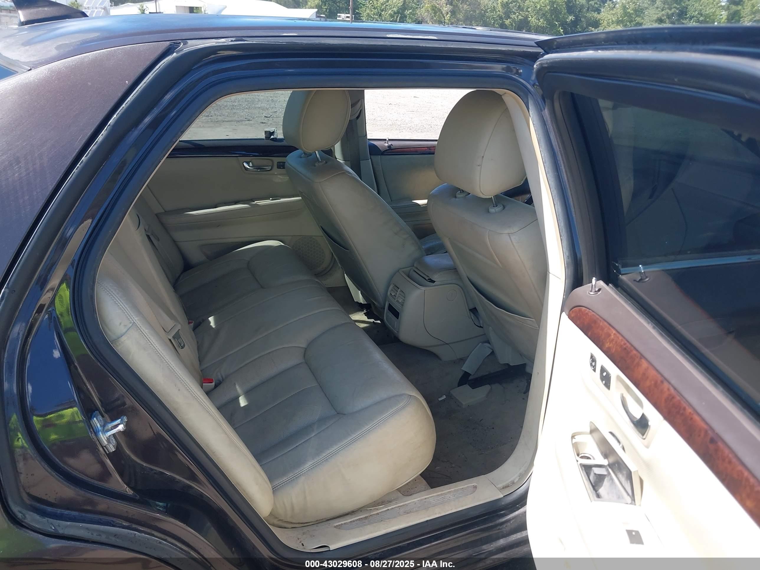 CADILLAC DTS image 8