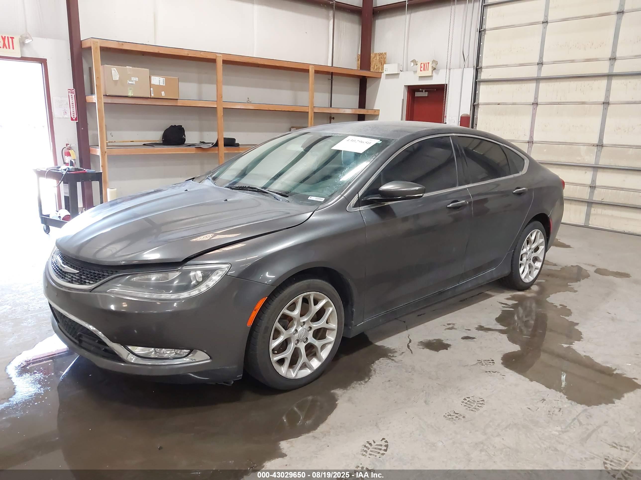 CHRYSLER 200 image 2